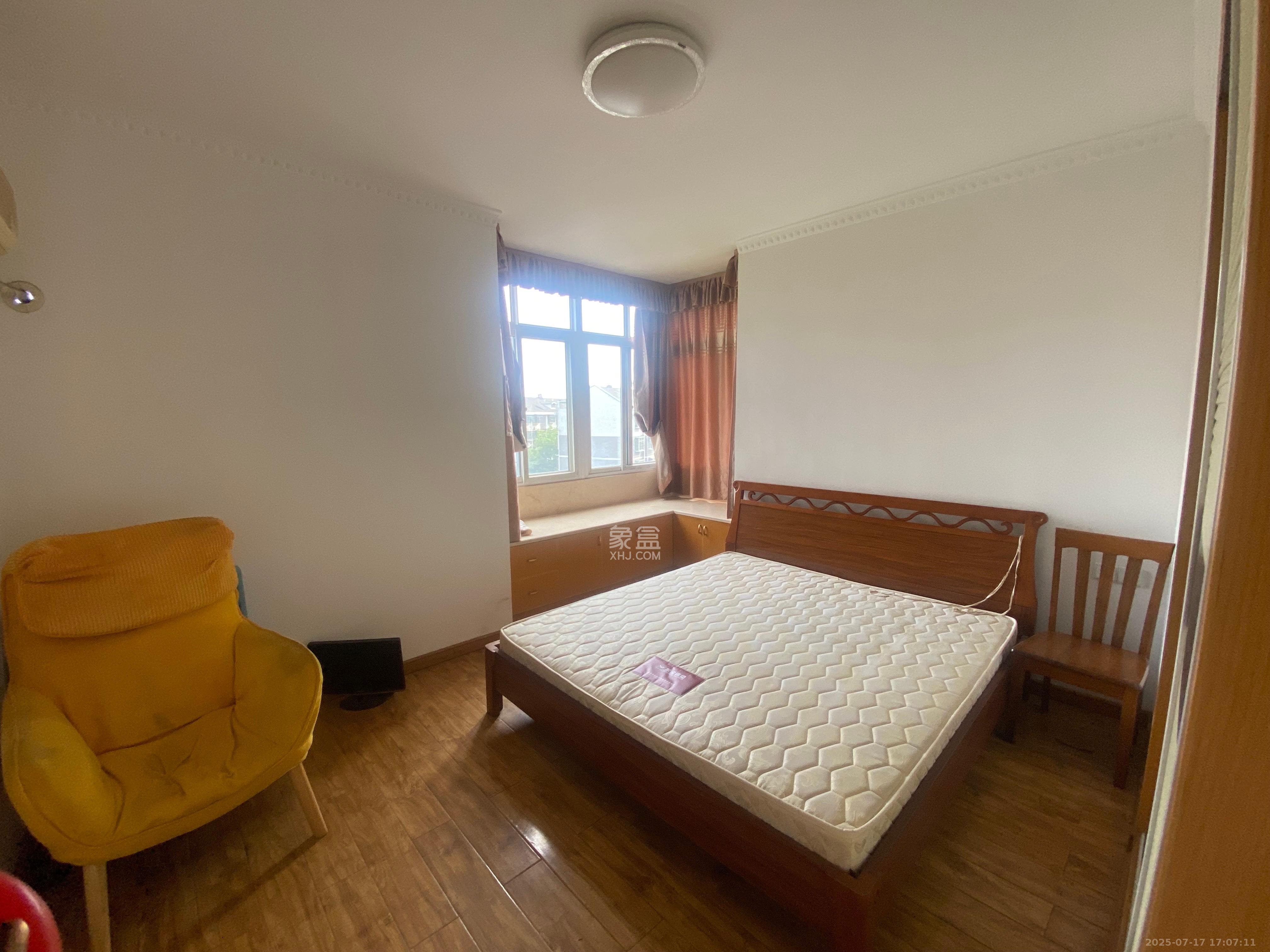 山语城一期  3室1厅1卫    1700.0元/月 山语城一期  3室1厅1卫    1700.0元/月室内图