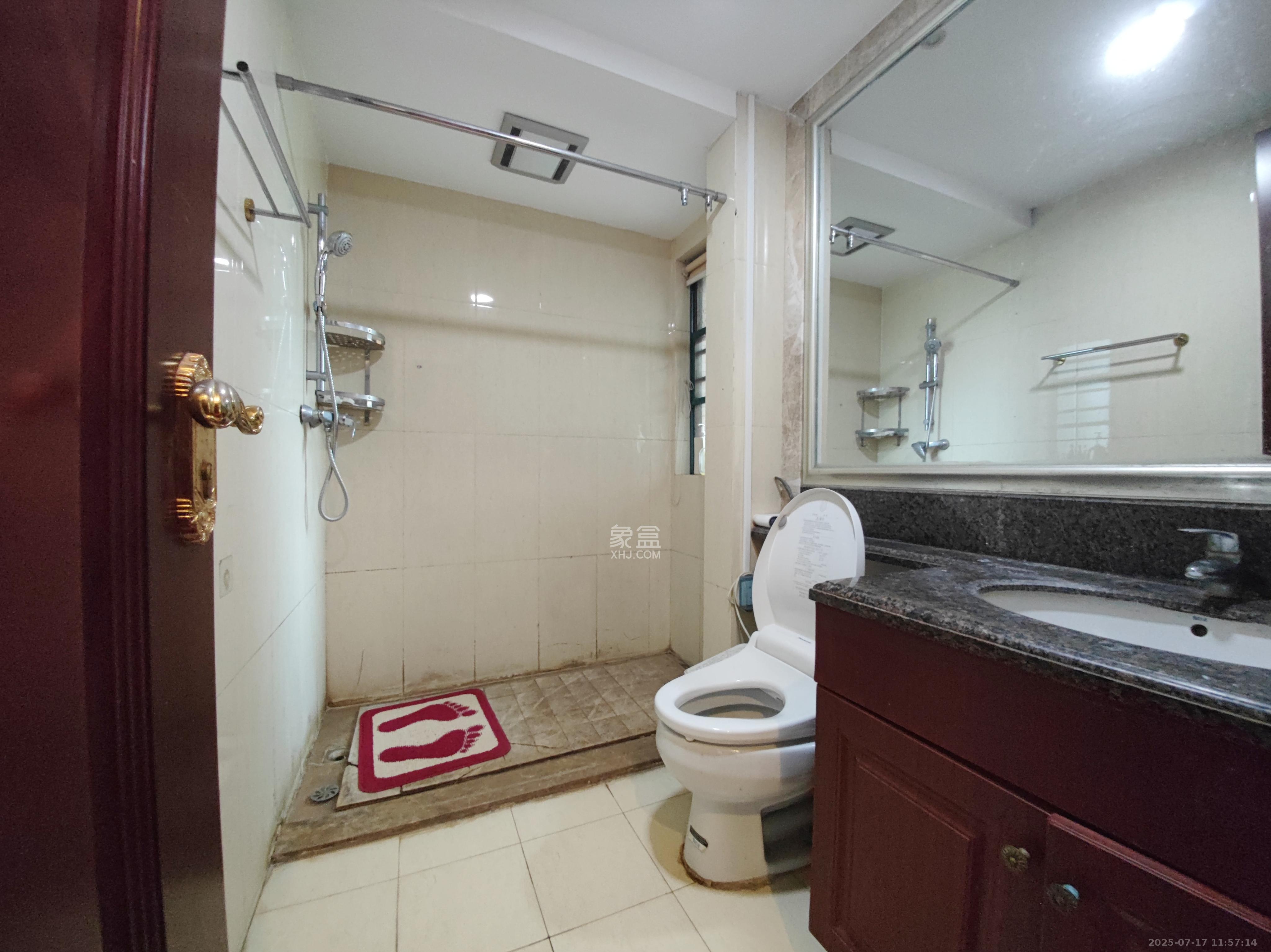 恒大雅苑 3室2厅2卫 2500.0元/月 恒大雅苑 3室2厅2卫 2500.0元/月室内图