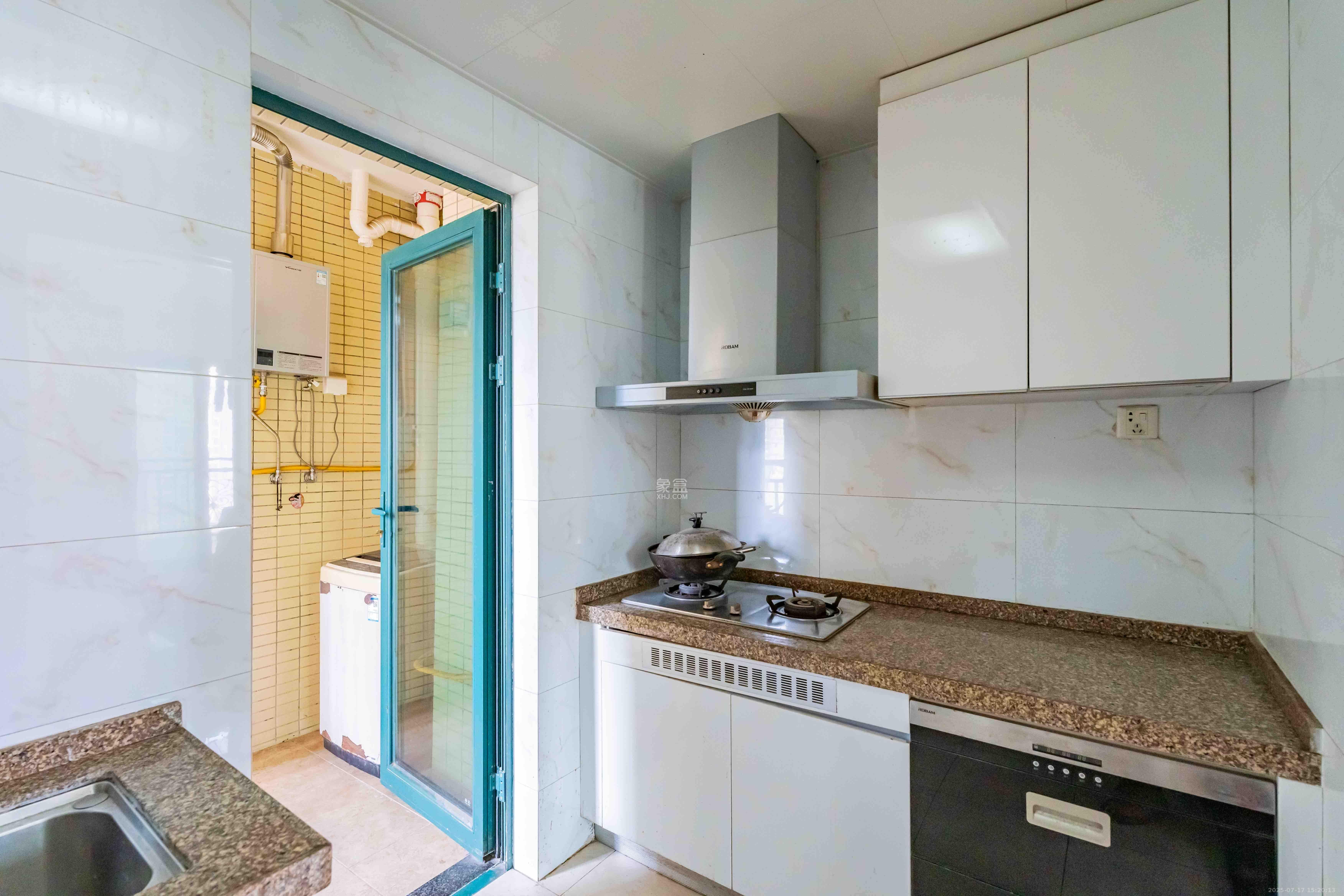 恒大雅苑 3室2厅2卫 2500.0元/月 恒大雅苑 3室2厅2卫 2500.0元/月室内图