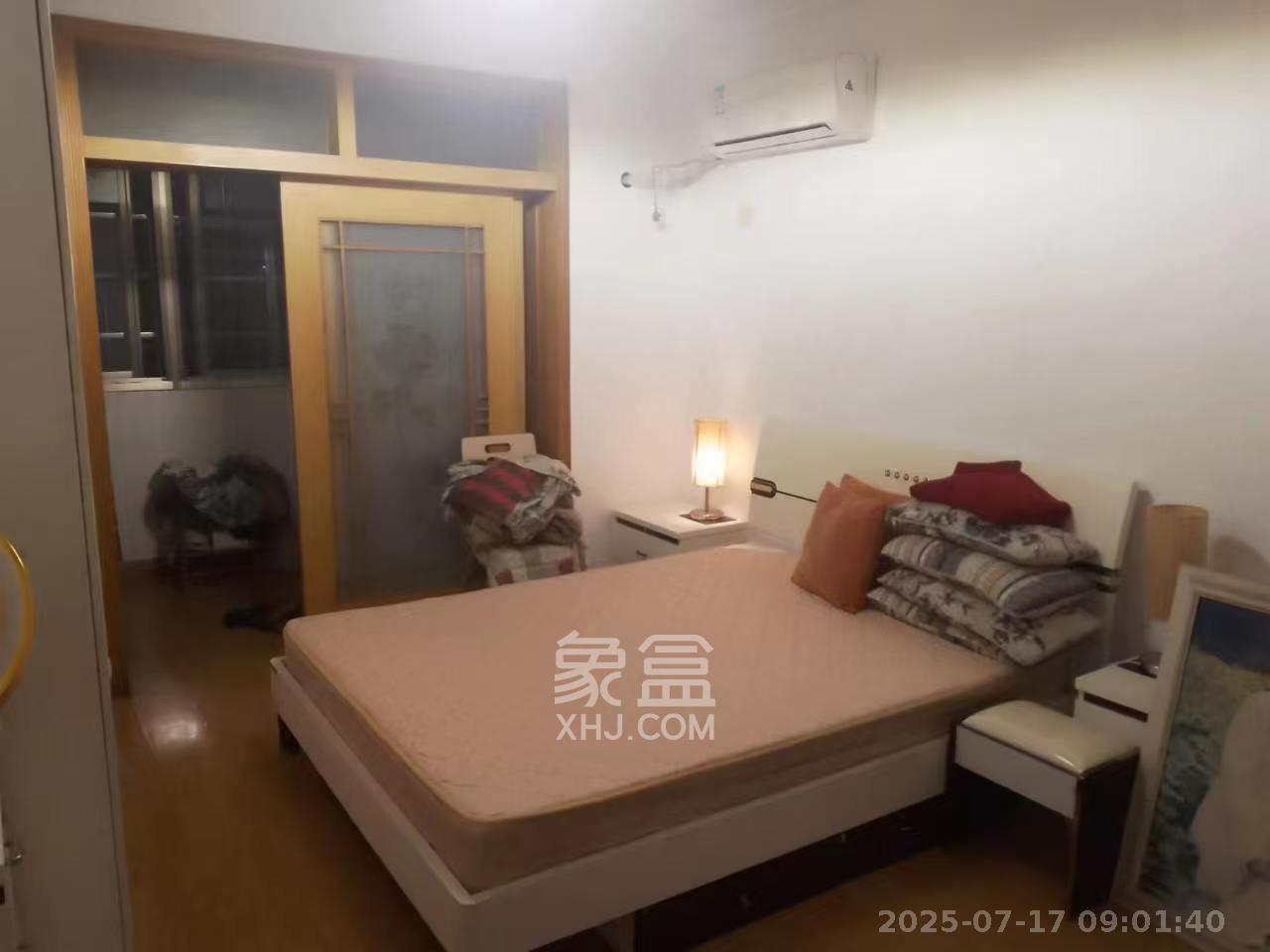 东南明苑 3室2厅2卫 2400.0元/月 东南明苑 3室2厅2卫 2400.0元/月室内图