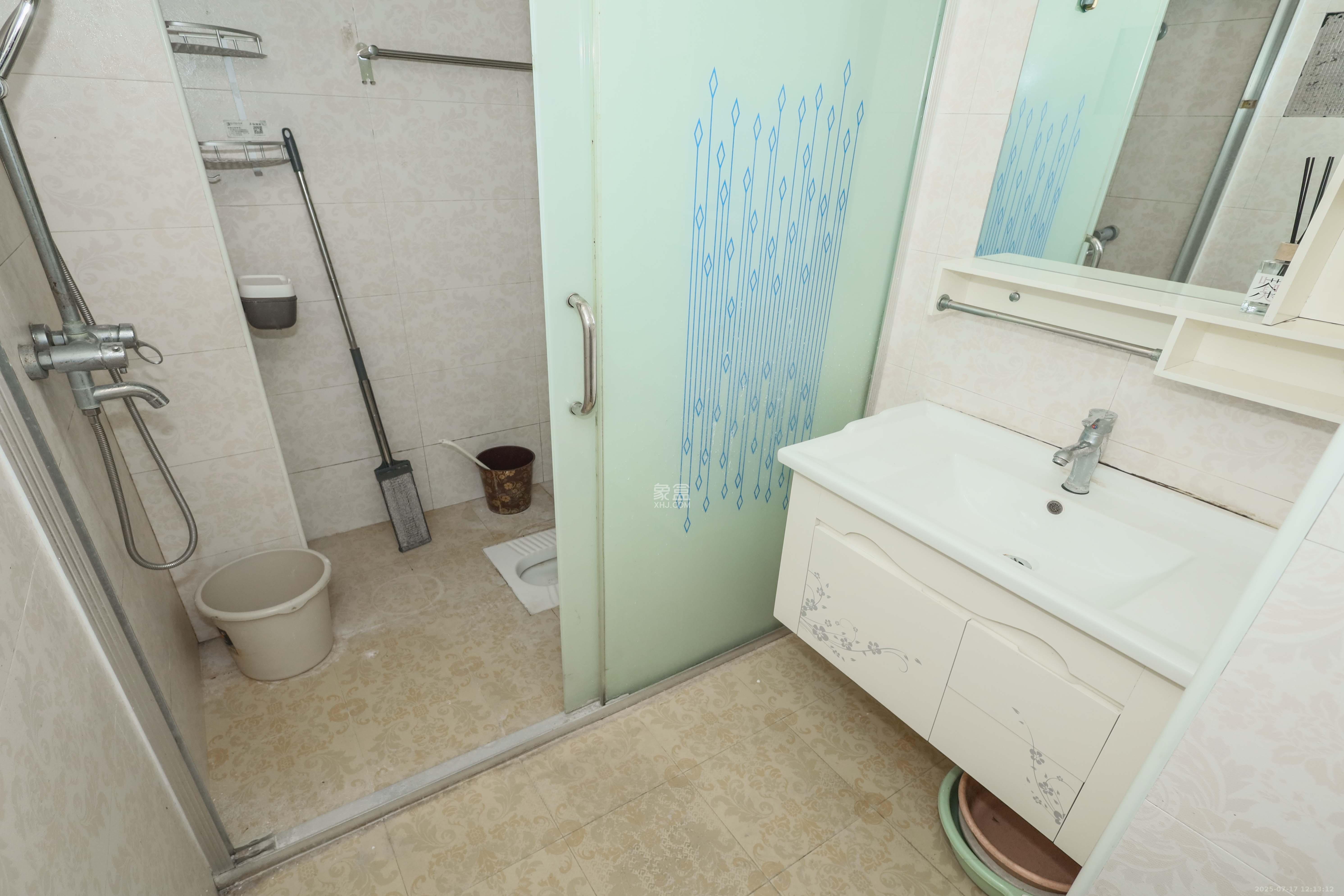 保利麓谷林语F区  3室2厅1卫   87.00万卫生间