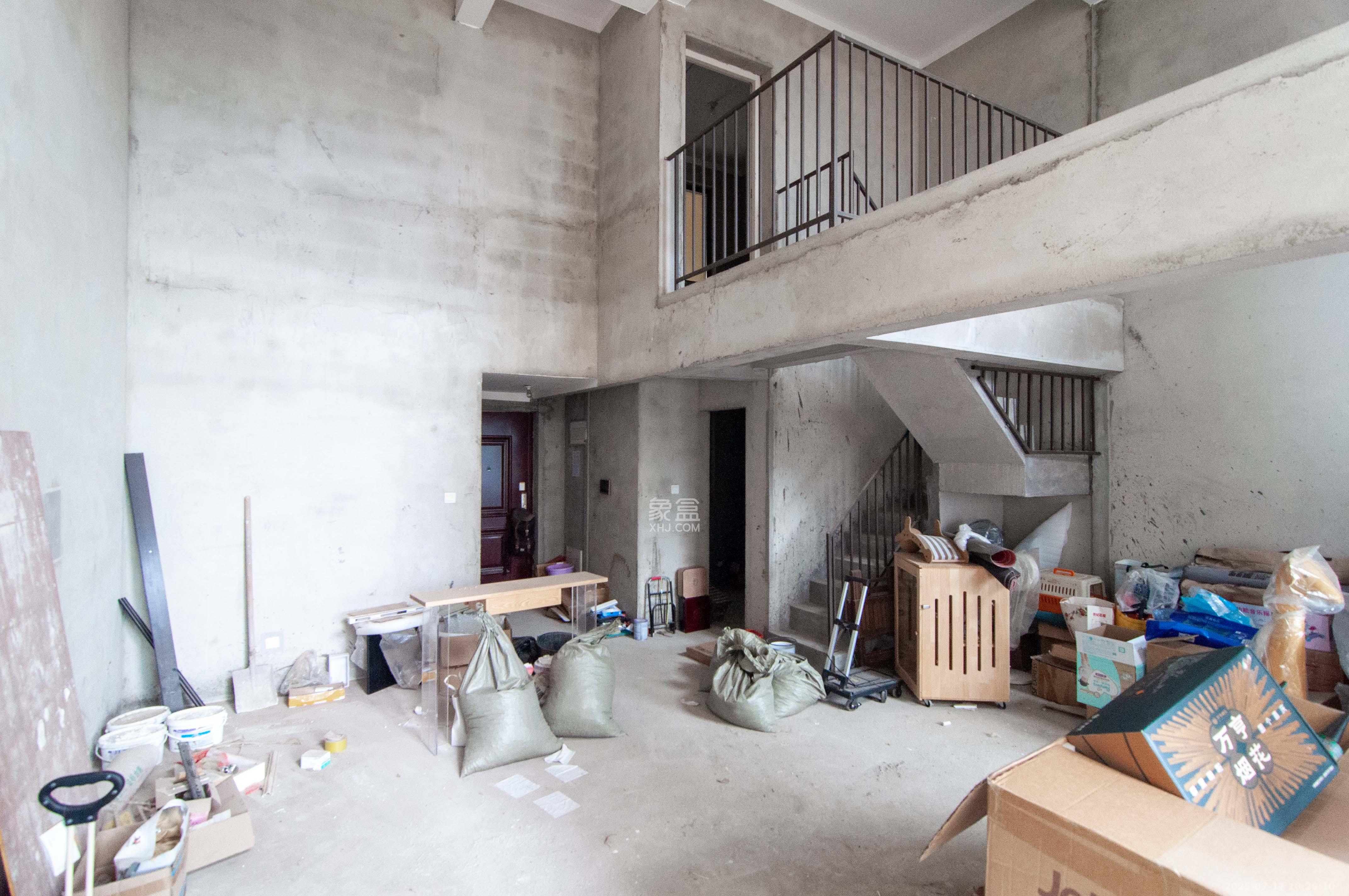 梅溪正荣府 3室2厅2卫 115.0万 梅溪正荣府 3室2厅2卫 115.0万客厅