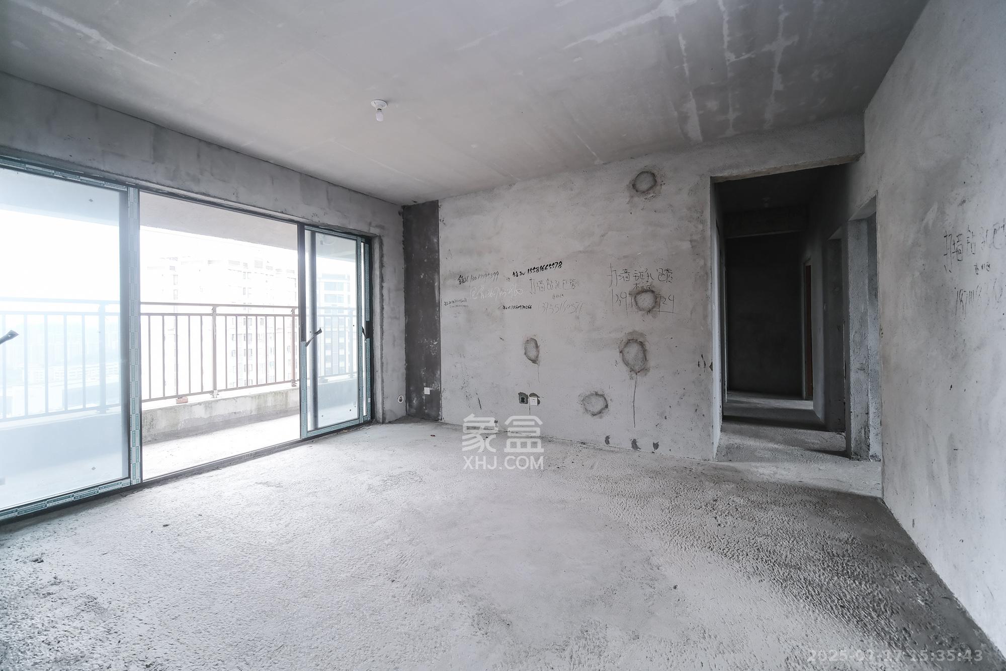 星雅美辰  4室2厅2卫    112.0万 星雅美辰  4室2厅2卫    112.0万客厅