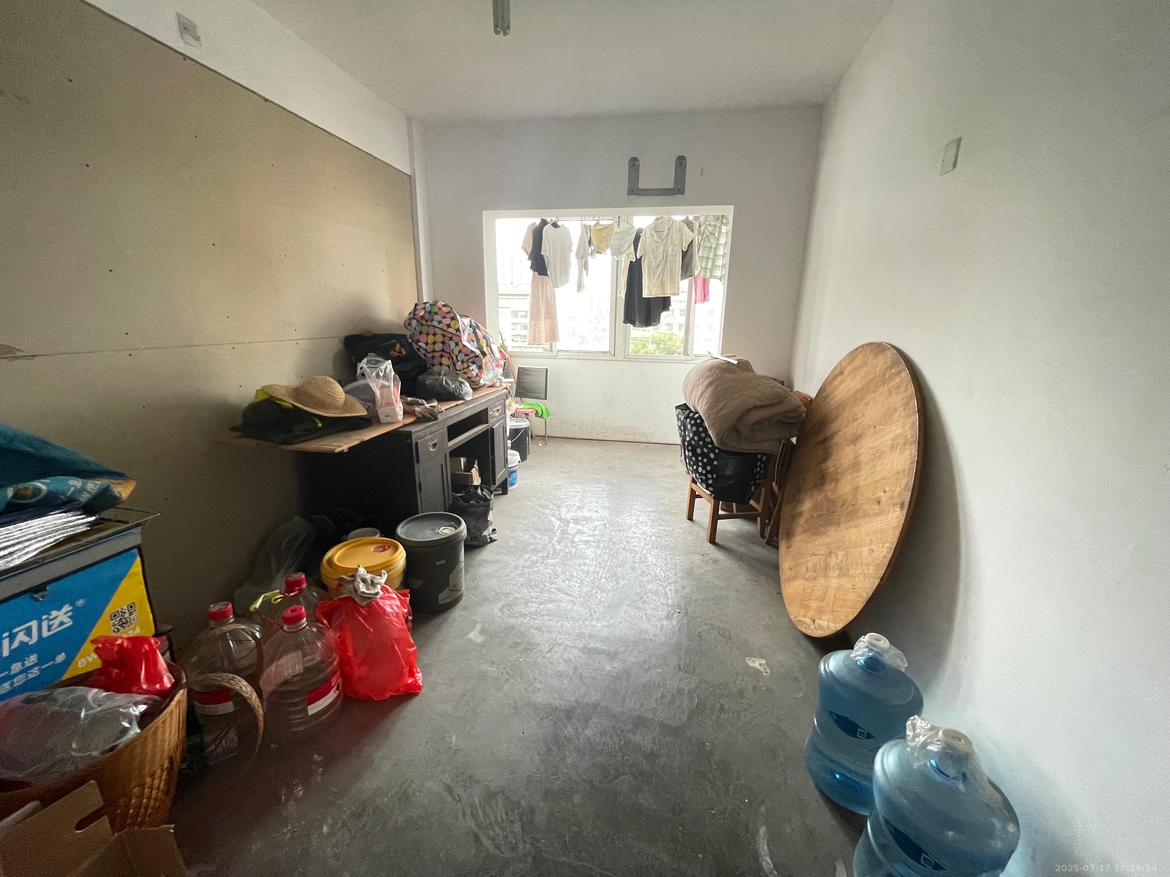 景湾小区(井湾小区) 3室2厅1卫 1400.0元/月 景湾小区(井湾小区) 3室2厅1卫 1400.0元/月室内图