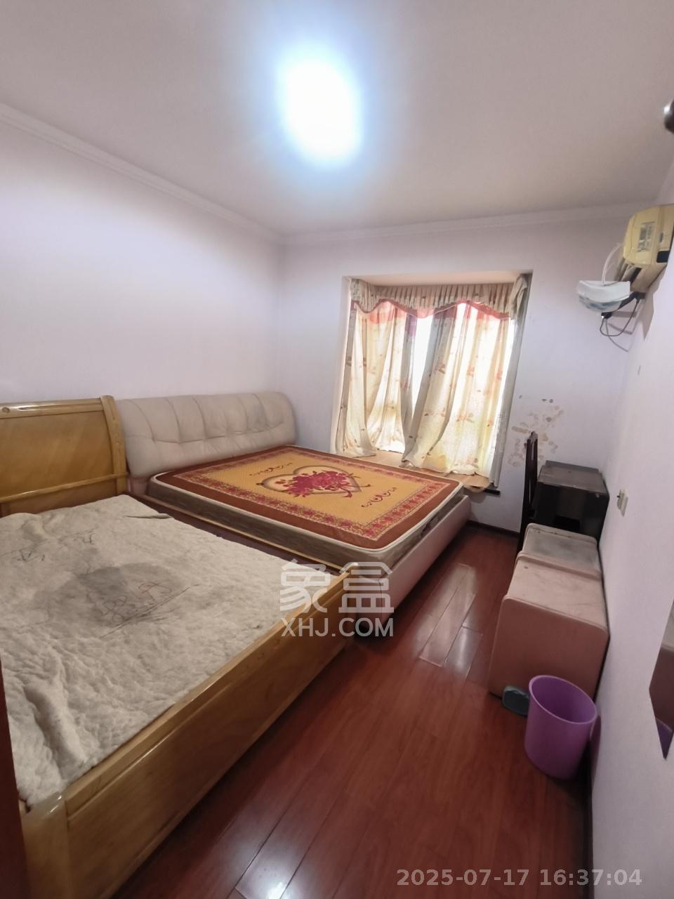 恒盛佳苑  3室2厅1卫    1800.0元/月室内图