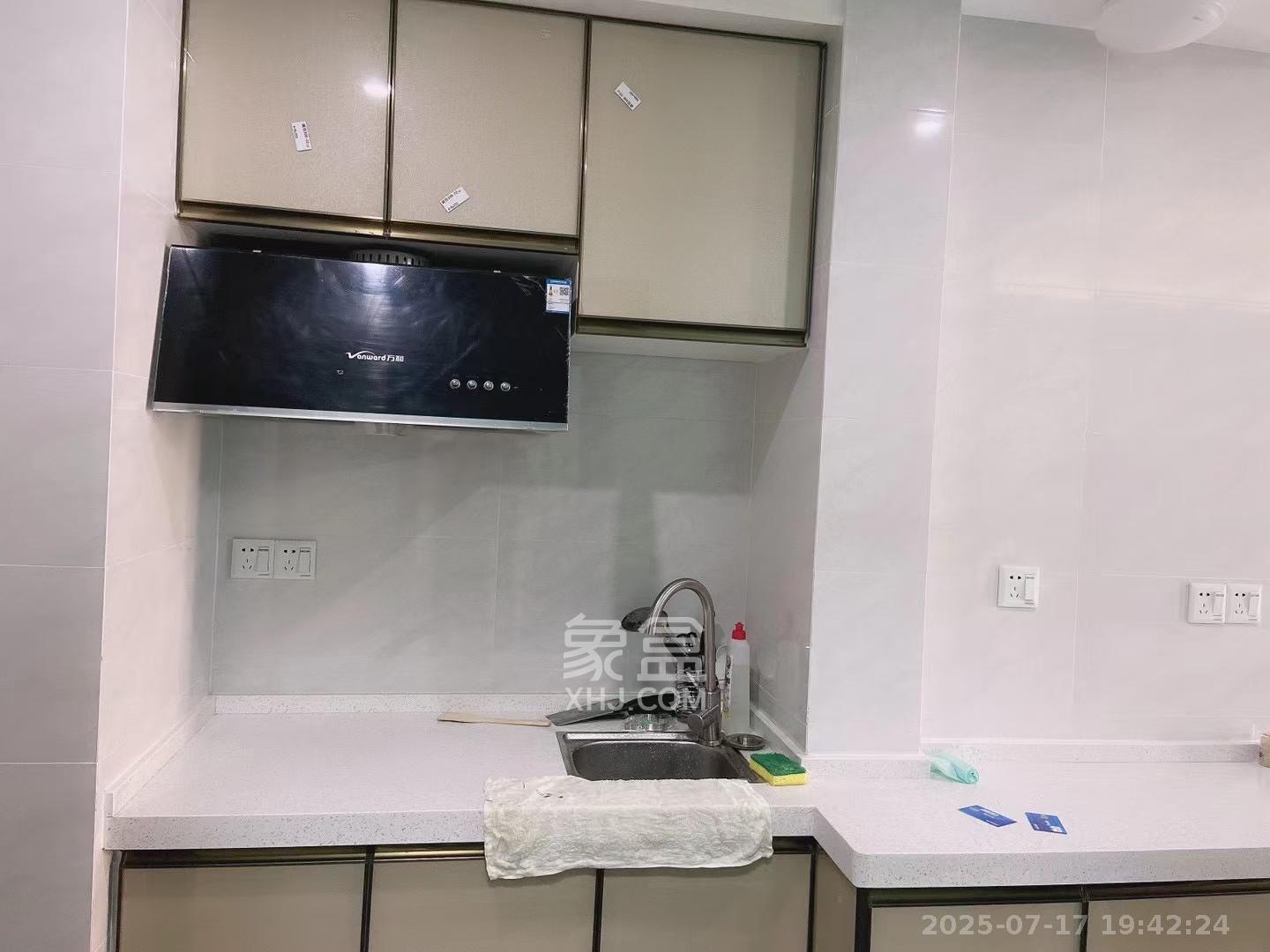 新世界广场 1室1厅1卫 1500.0元/月 新世界广场 1室1厅1卫 1500.0元/月室内图