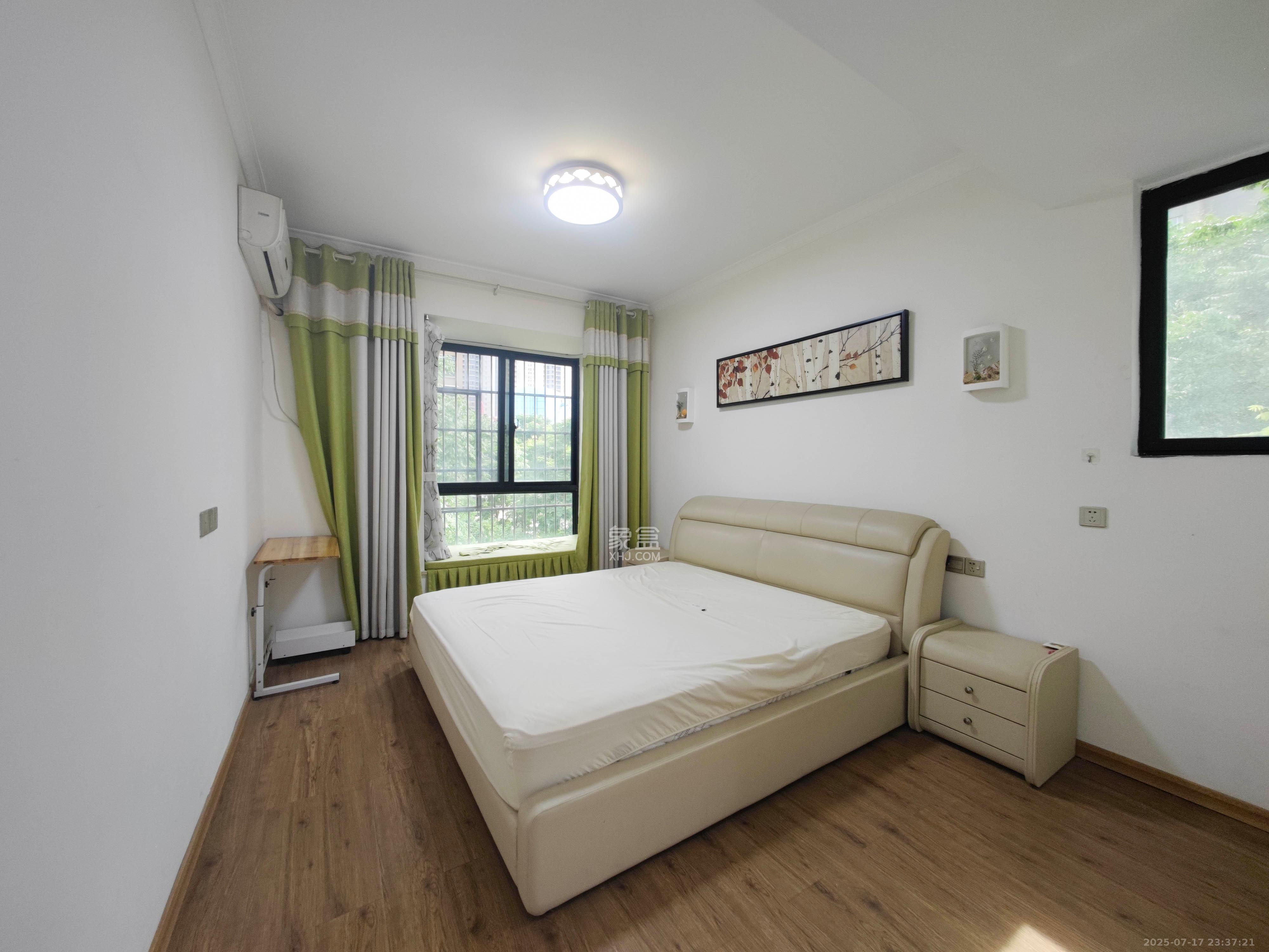 泰禹云开壹品 3室2厅1卫 90.0万 泰禹云开壹品 3室2厅1卫 90.0万卧室