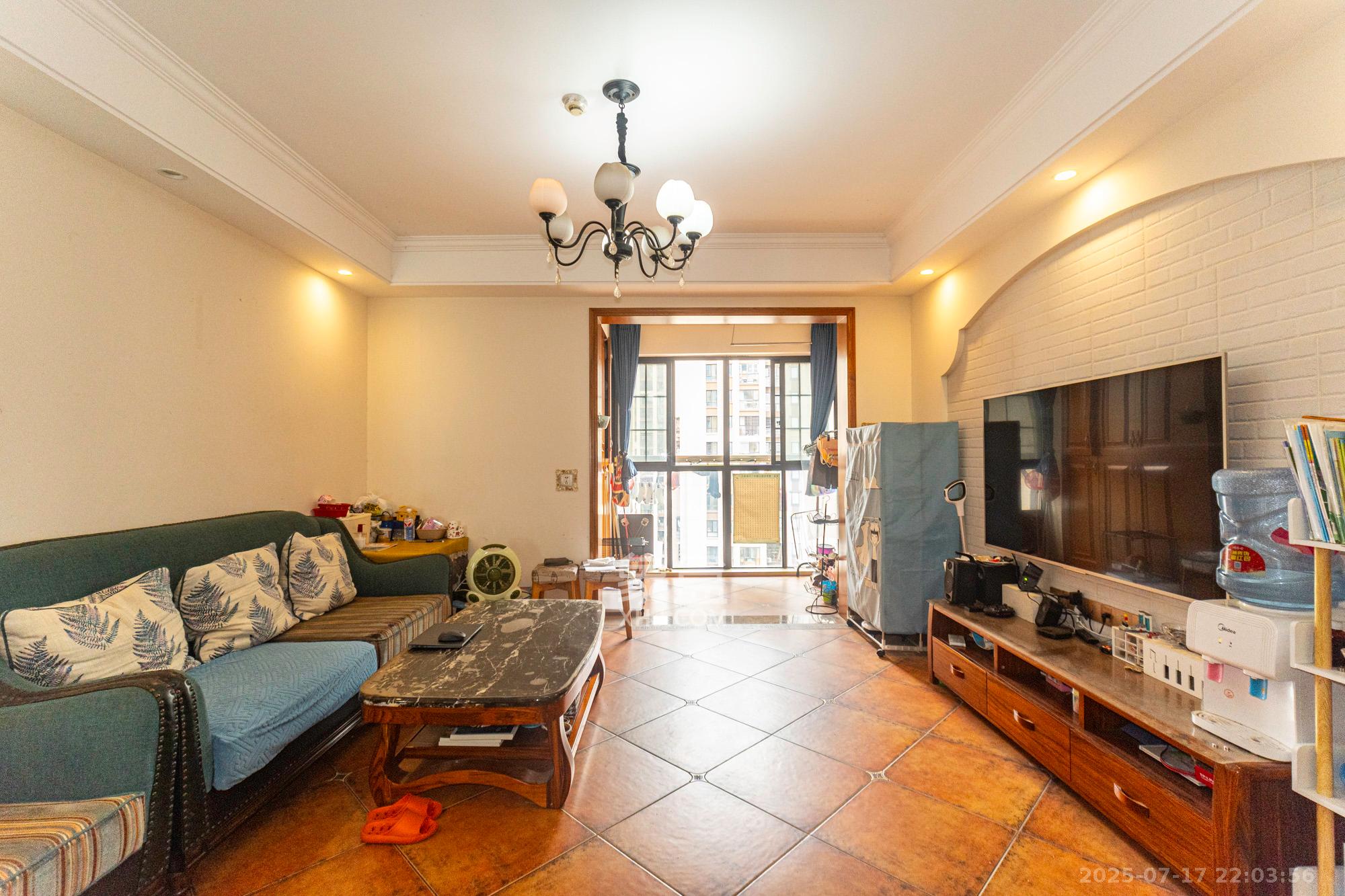 国泰九龙湾 4室2厅2卫 125.8万 国泰九龙湾 4室2厅2卫 125.8万客厅