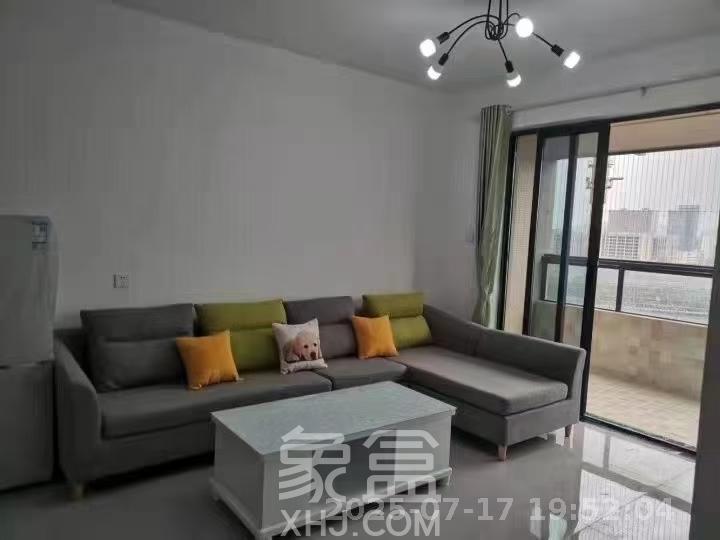 长房云时代  3室2厅1卫    2600.0元/月