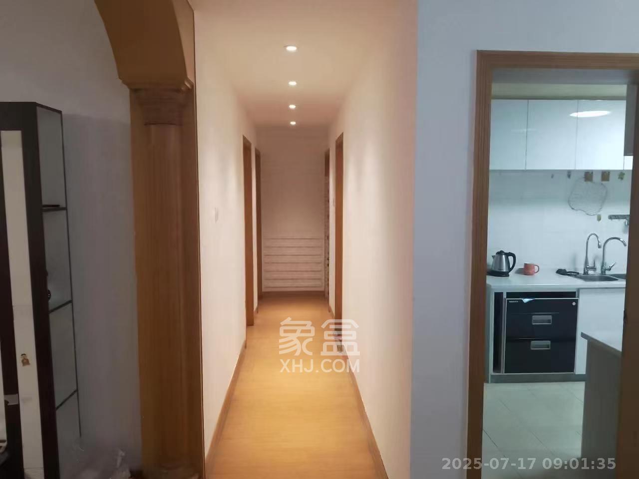 东南明苑 3室2厅2卫 2400.0元/月 东南明苑 3室2厅2卫 2400.0元/月室内图