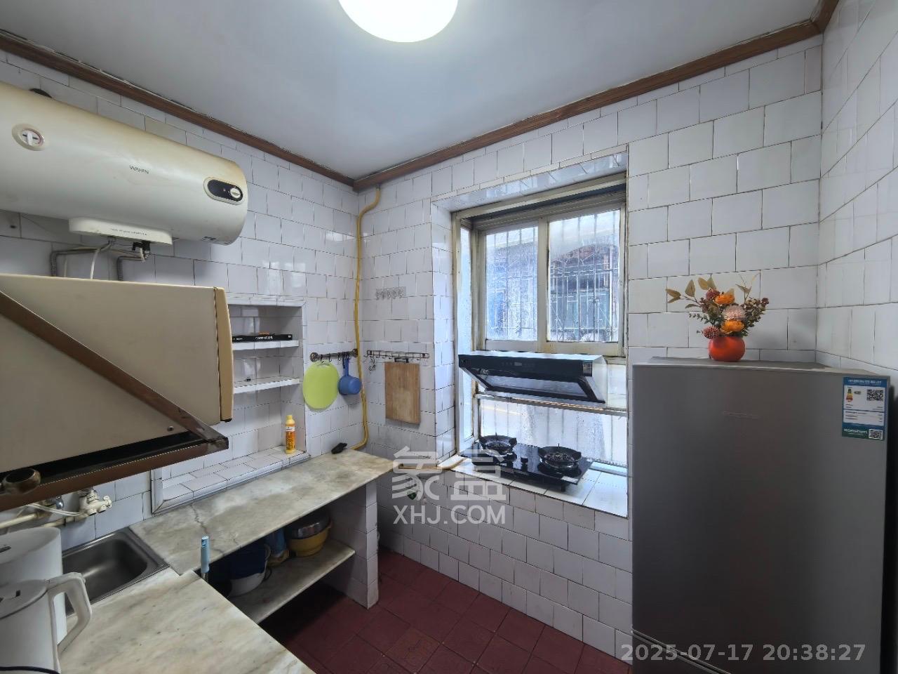 长郡花园  2室1厅1卫    1650.0元/月 长郡花园  2室1厅1卫    1650.0元/月室内图