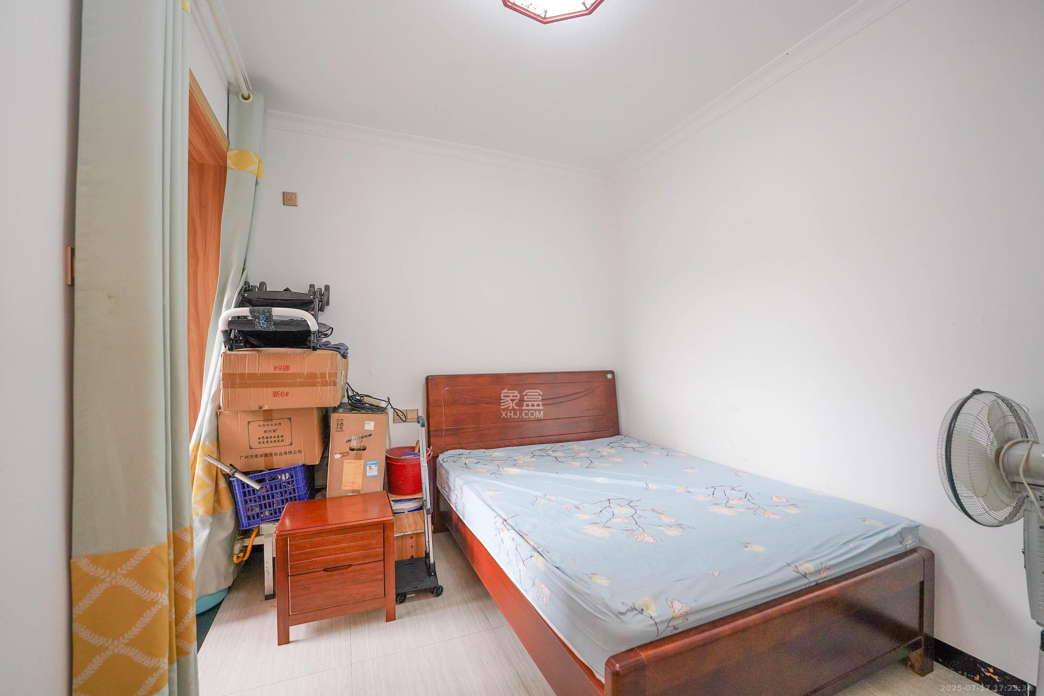 怡海星城 3室2厅1卫 2300.0元/月 怡海星城 3室2厅1卫 2300.0元/月室内图