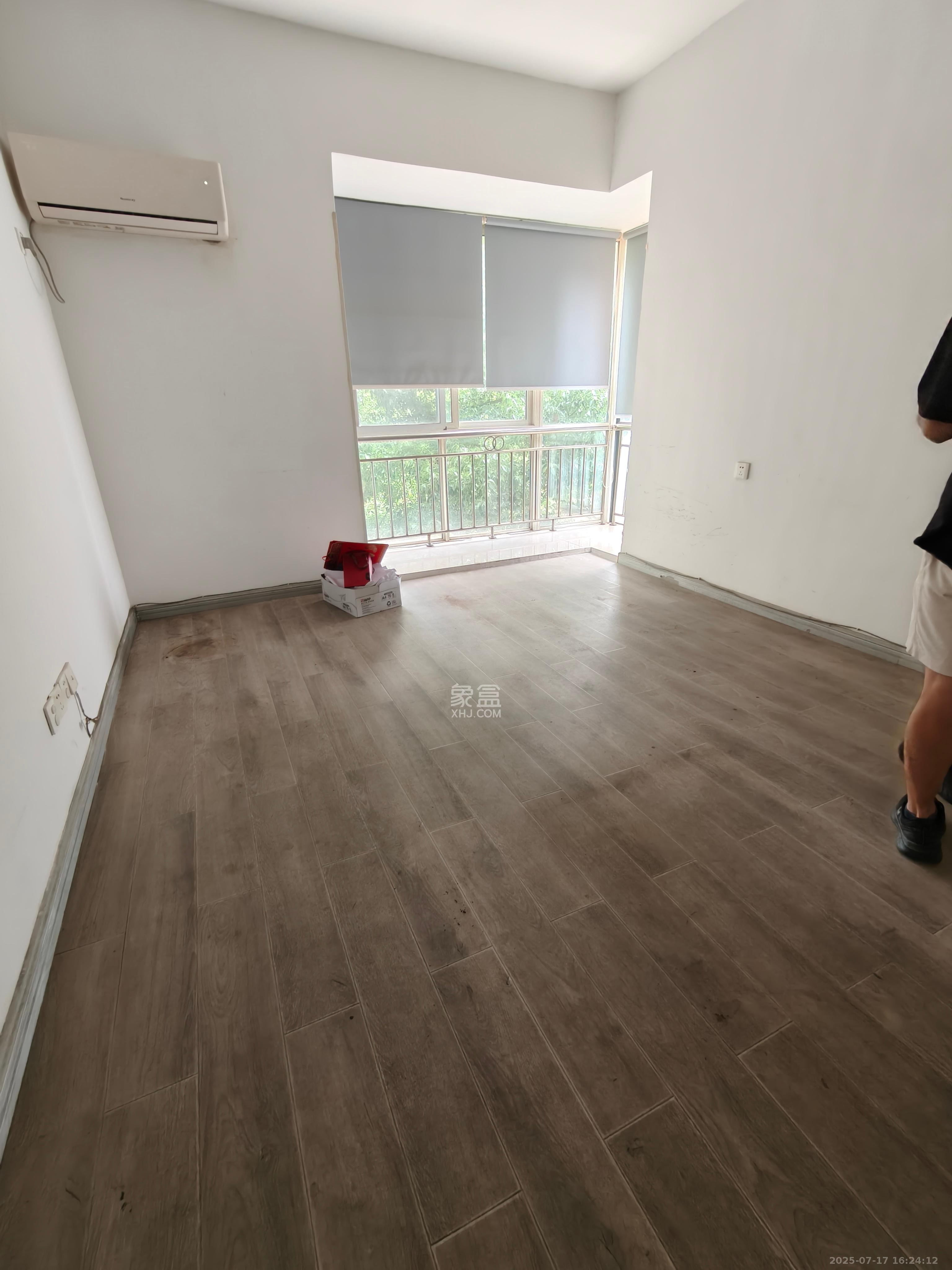 星城荣域  3室2厅1卫   2800.00元/月室内图