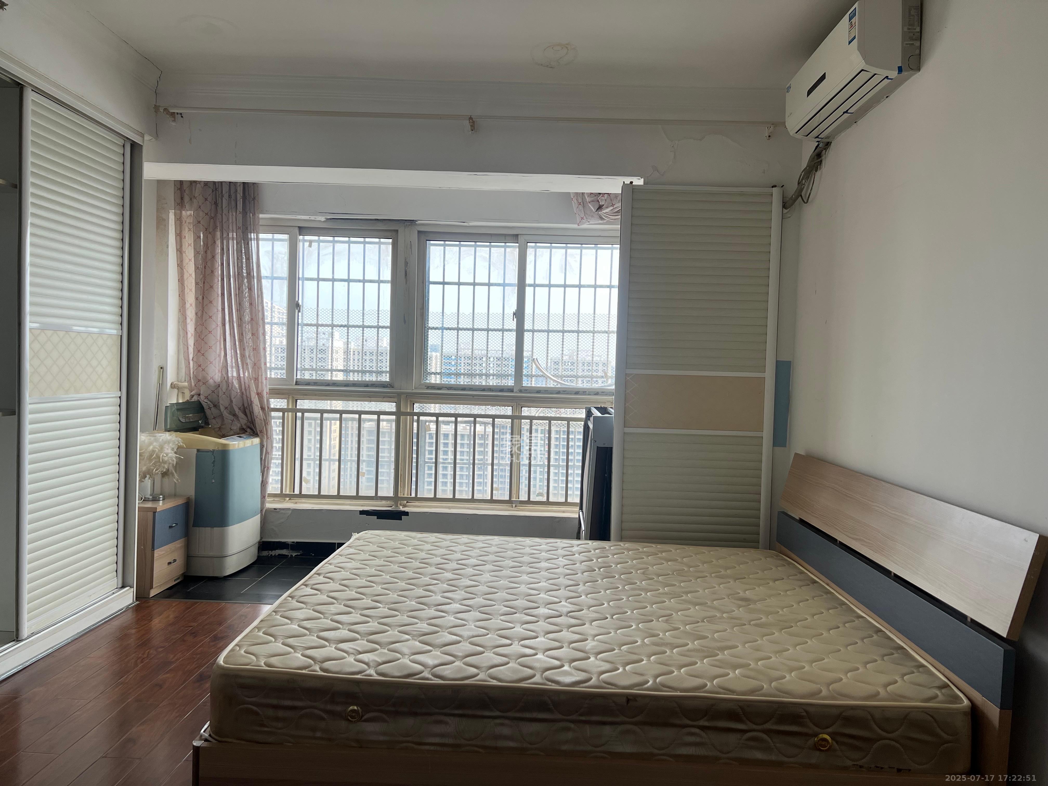 时代星城  1室1厅1卫    1000.0元/月室内图