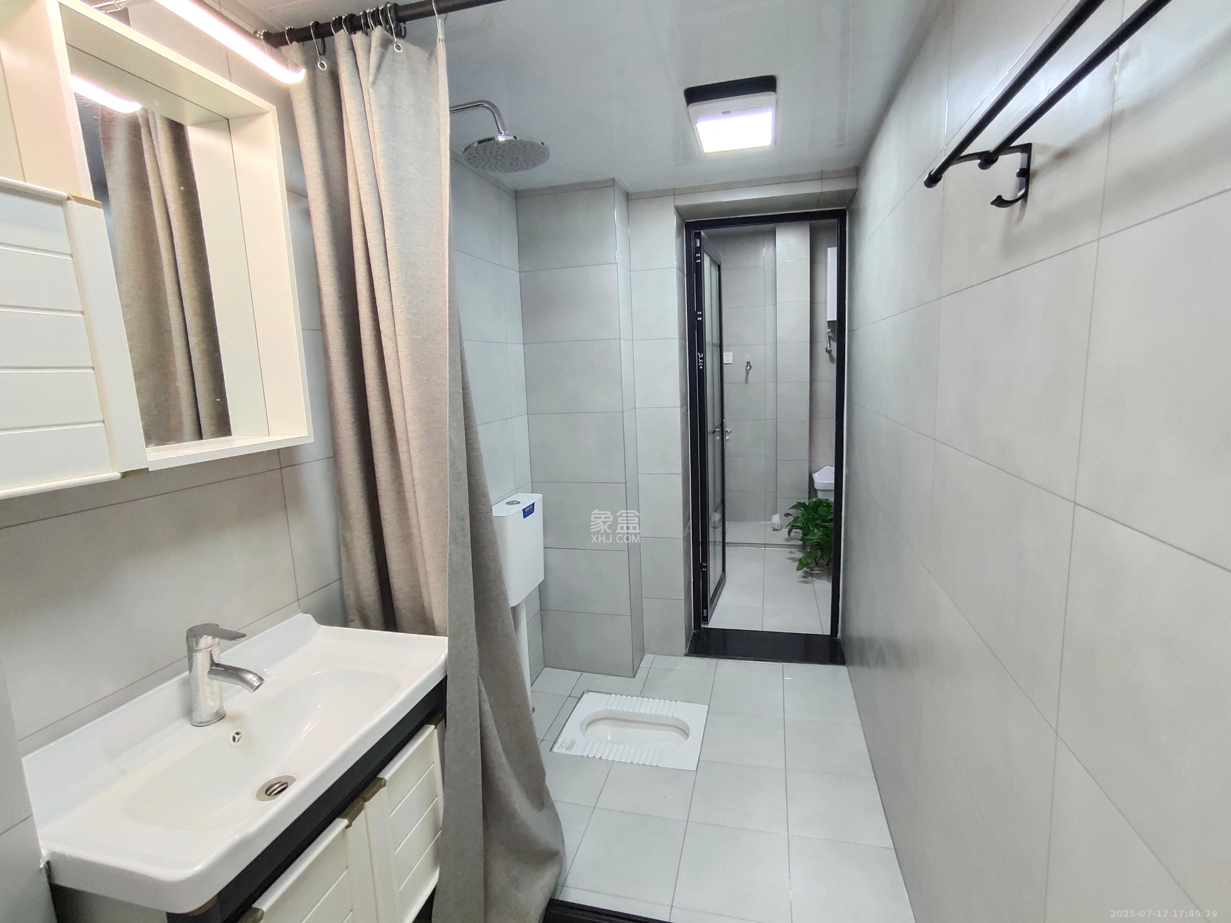 中城丽景香山园  4室2厅2卫   3200.00元/月室内图