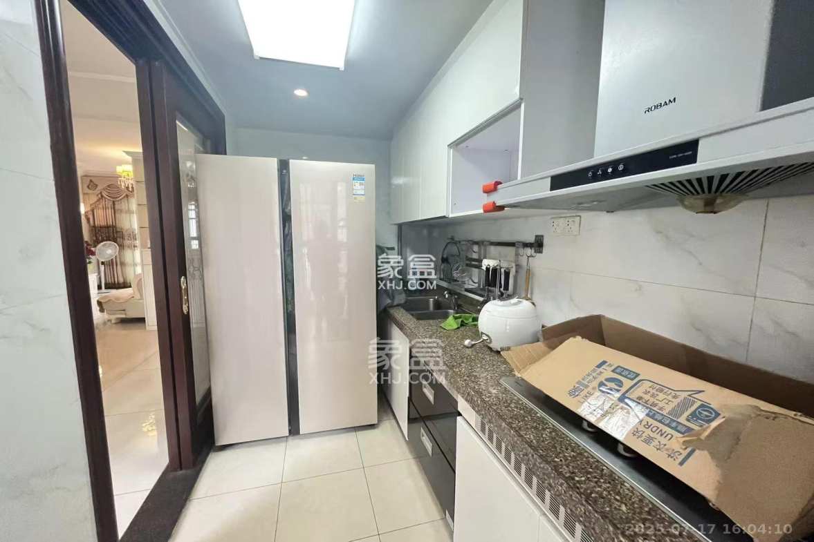 恒大江湾  3室2厅1卫    3000.0元/月 恒大江湾  3室2厅1卫    3000.0元/月室内图