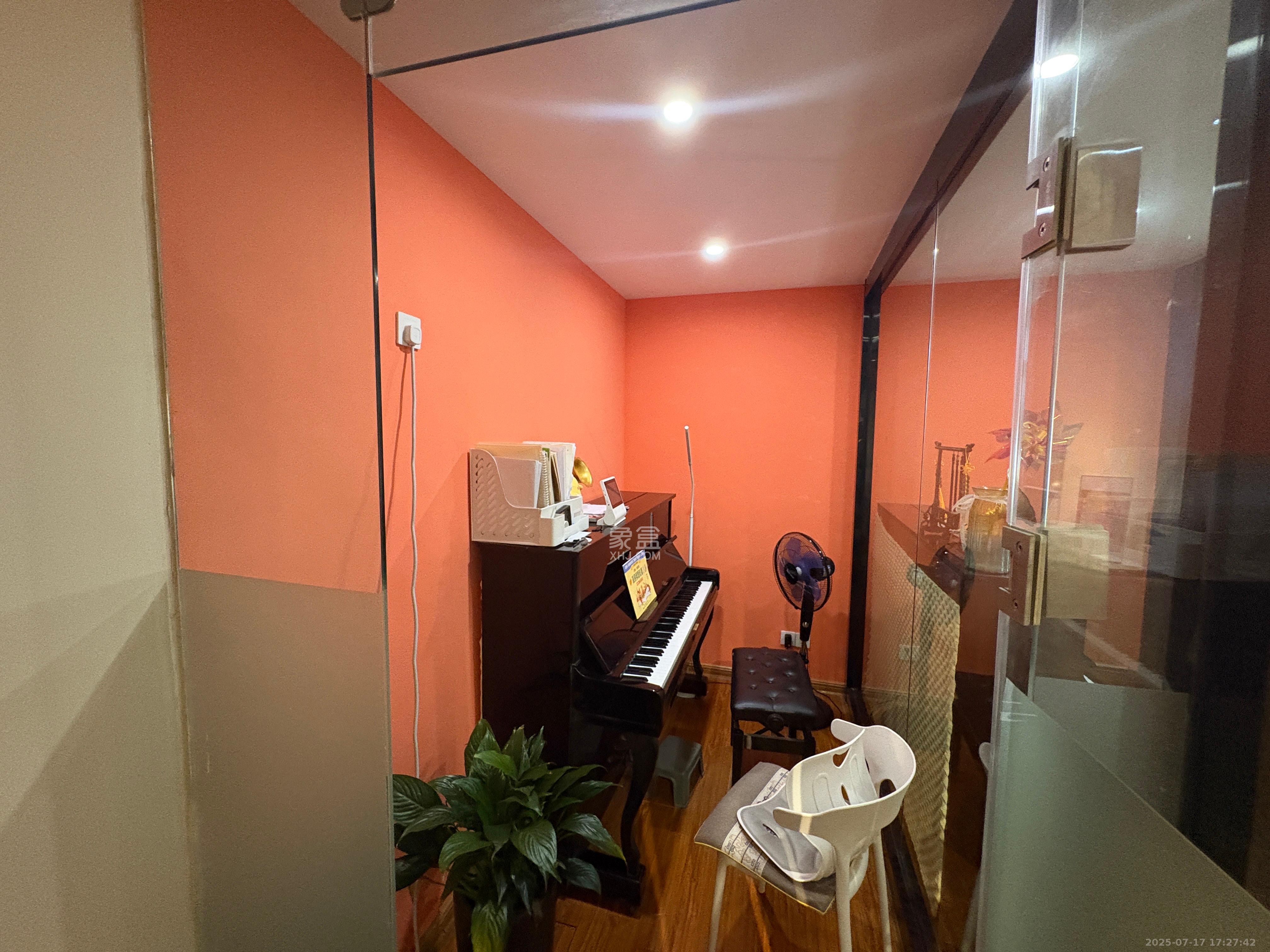 万科金域蓝湾   82.27㎡      10000.0元/月室内图