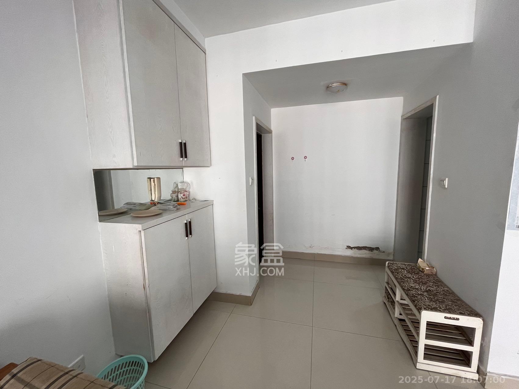 嘉盛华庭(一期、二期、三期) 3室1厅1卫 2400.0元/月 嘉盛华庭(一期、二期、三期) 3室1厅1卫 2400.0元/月室内图