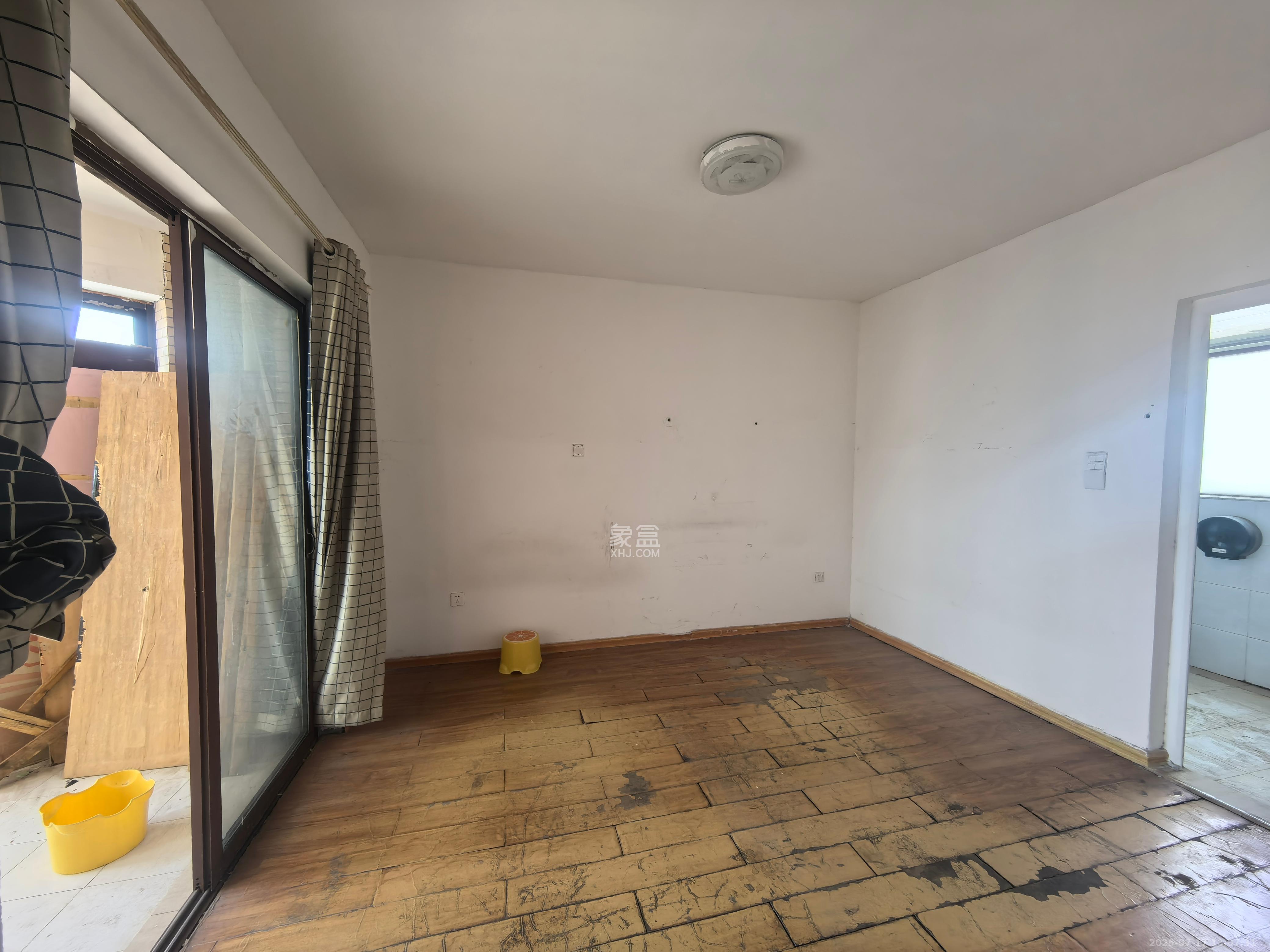 工贸大厦  3室2厅1卫   1800.00元/月室内图