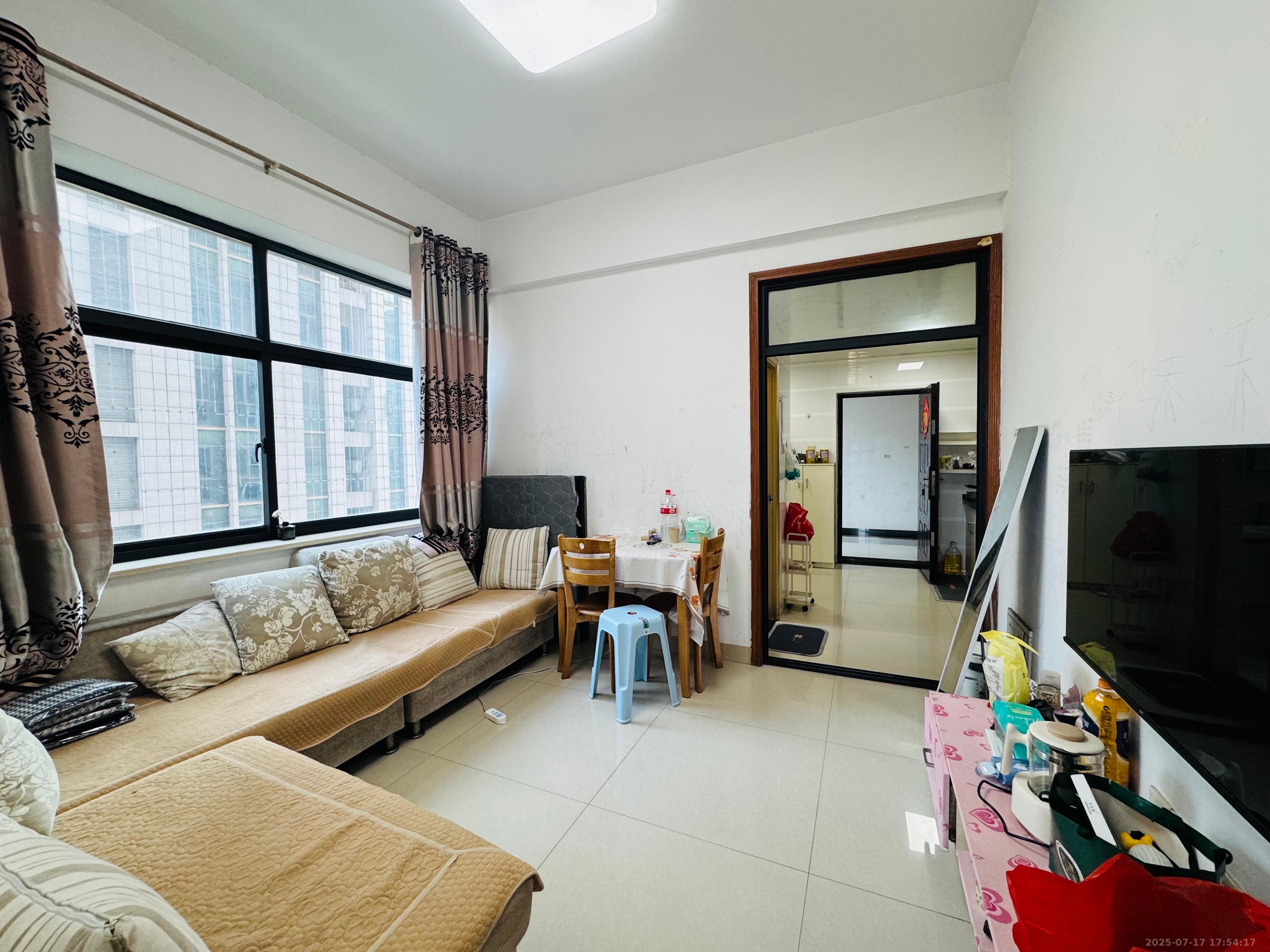 慈善大厦  1室1厅1卫    1100.0元/月 慈善大厦  1室1厅1卫    1100.0元/月室内图