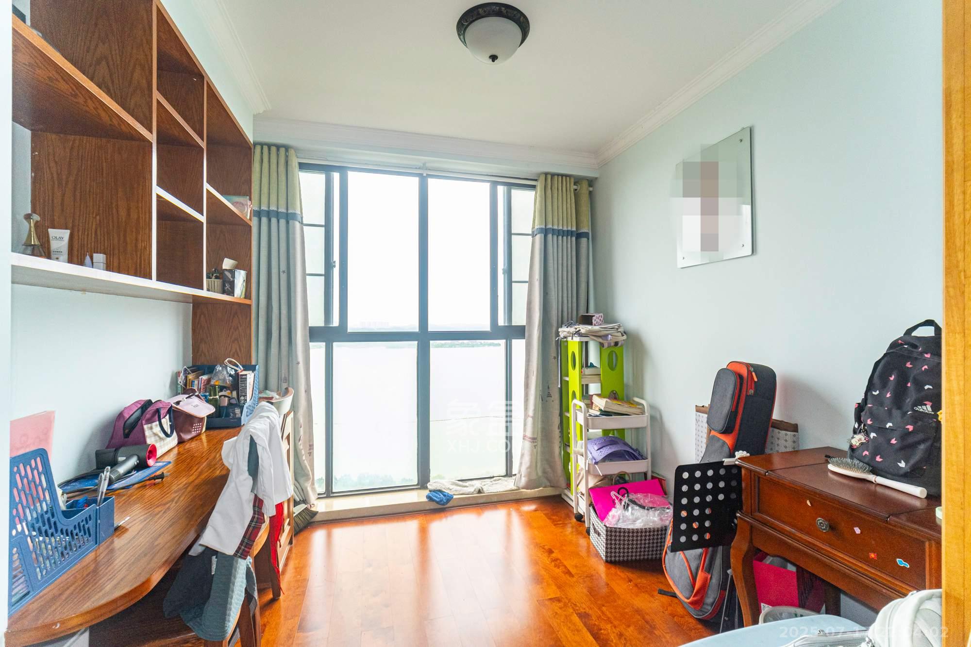 国泰九龙湾 4室2厅2卫 125.8万 国泰九龙湾 4室2厅2卫 125.8万阳台