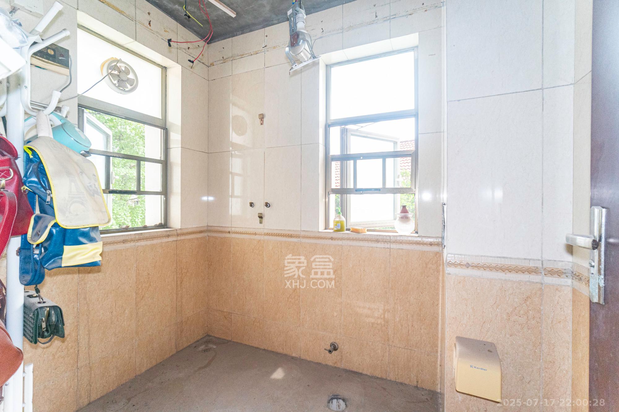 碧桂园威尼斯城  5室2厅3卫    320.0万