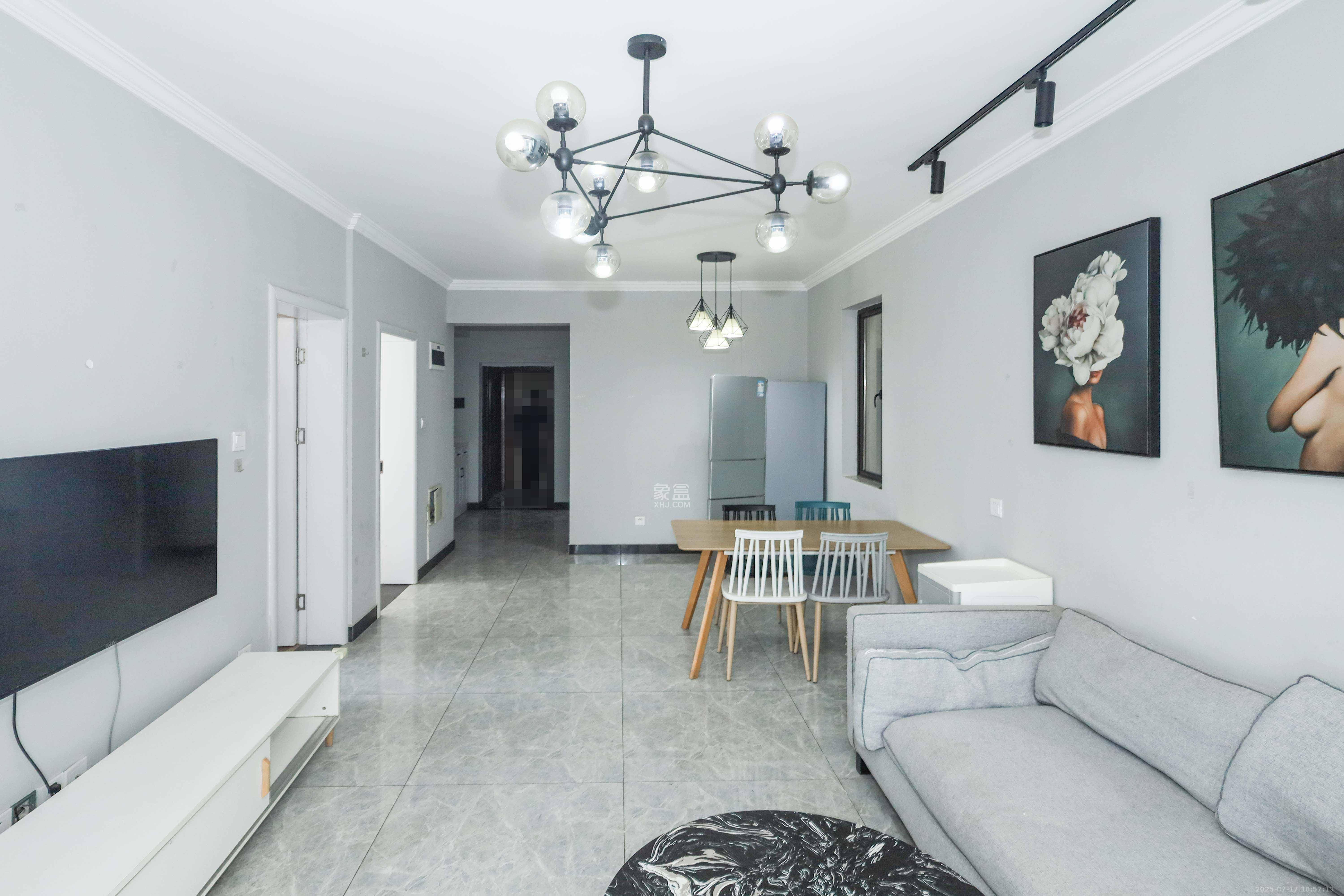 中国铁建梅溪青秀二期 3室2厅2卫 115.0万 中国铁建梅溪青秀二期 3室2厅2卫 115.0万客厅