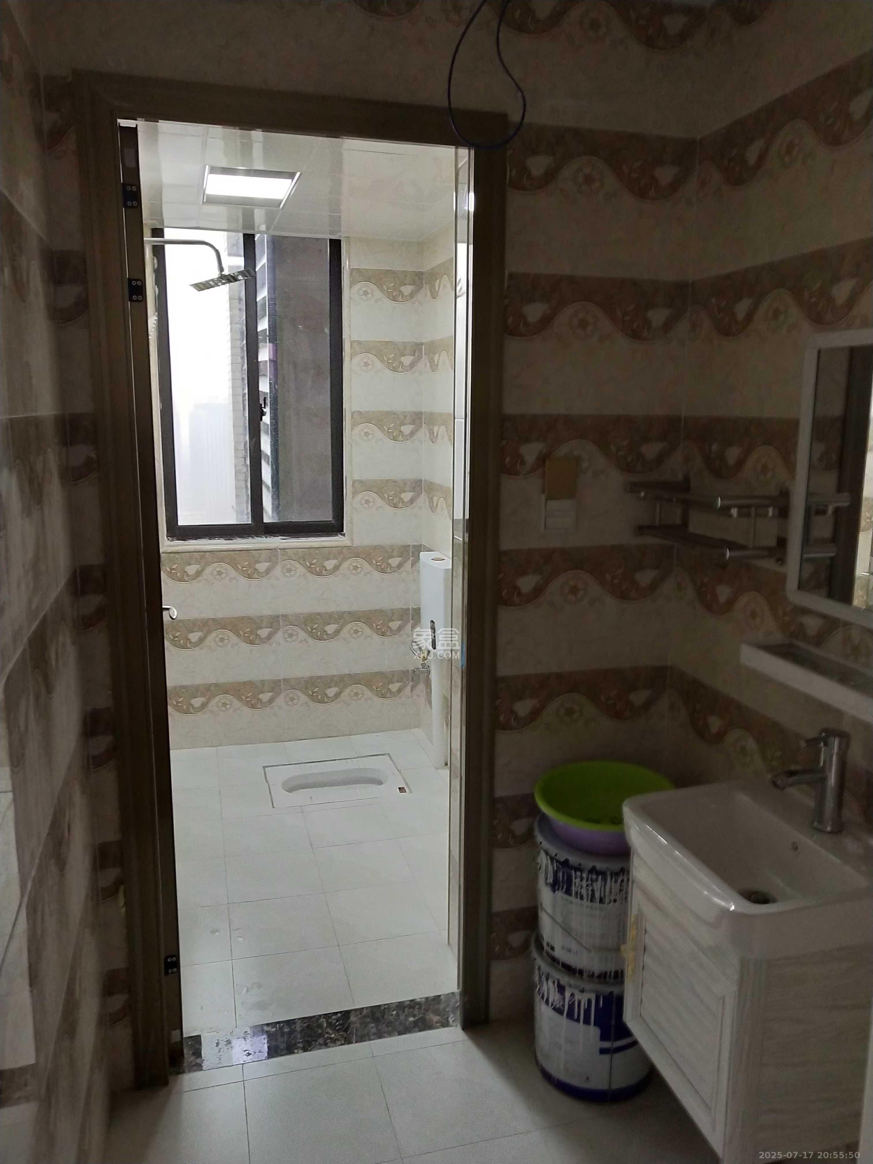 乾源国际  3室2厅2卫    2000.0元/月 乾源国际  3室2厅2卫    2000.0元/月室内图