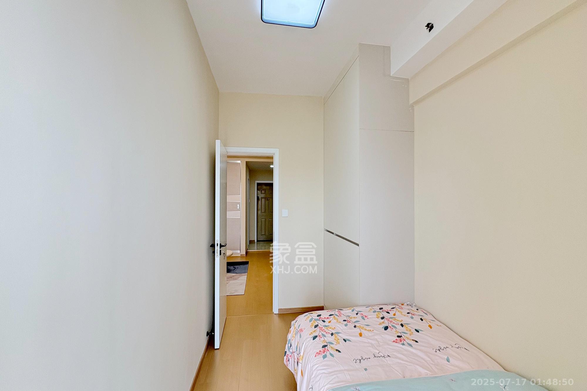 日出东方 2室1厅1卫 49.8万 日出东方 2室1厅1卫 49.8万卧室