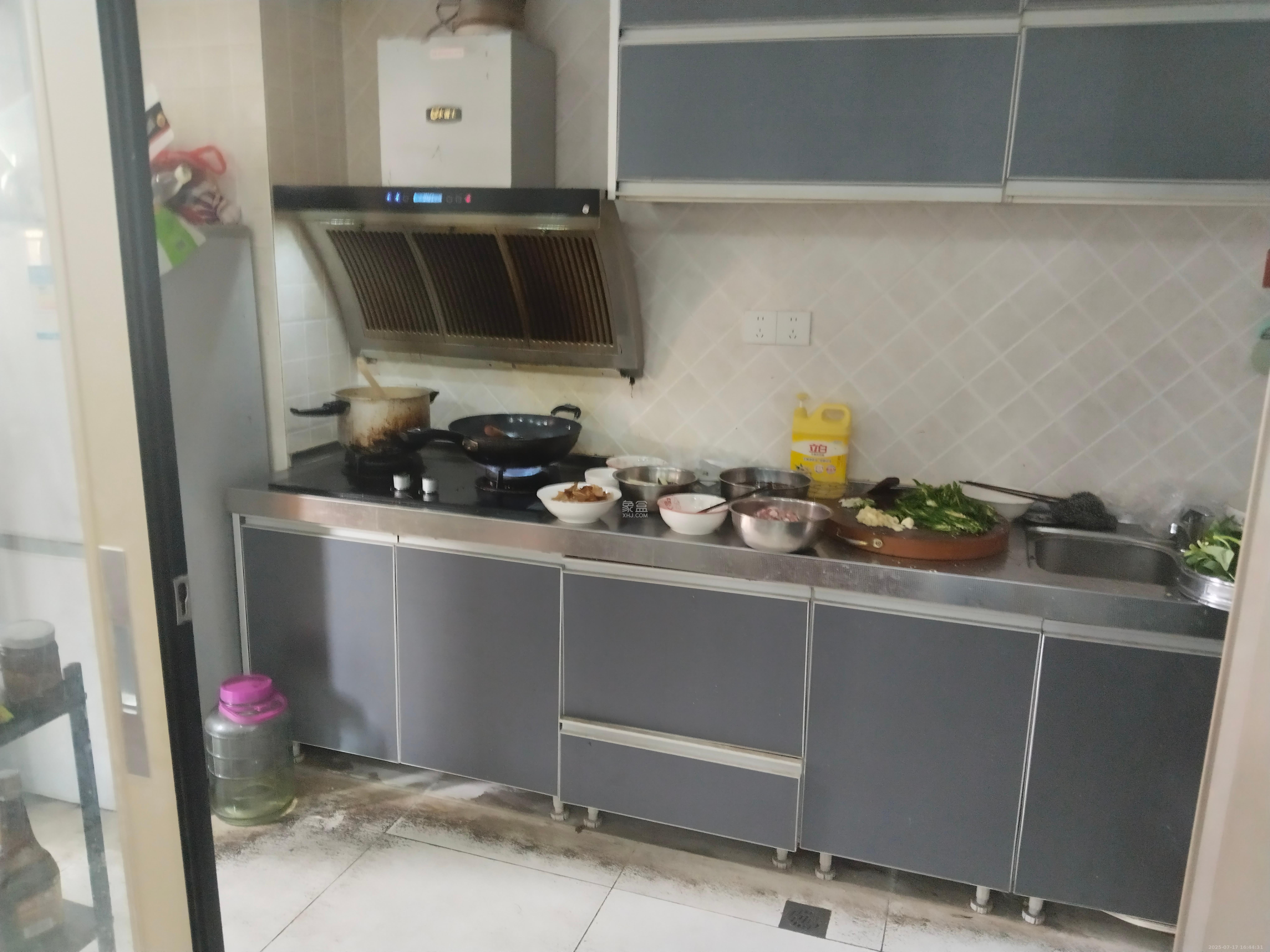 巴黎香榭 3室2厅2卫 5500.0元/月 巴黎香榭 3室2厅2卫 5500.0元/月室内图