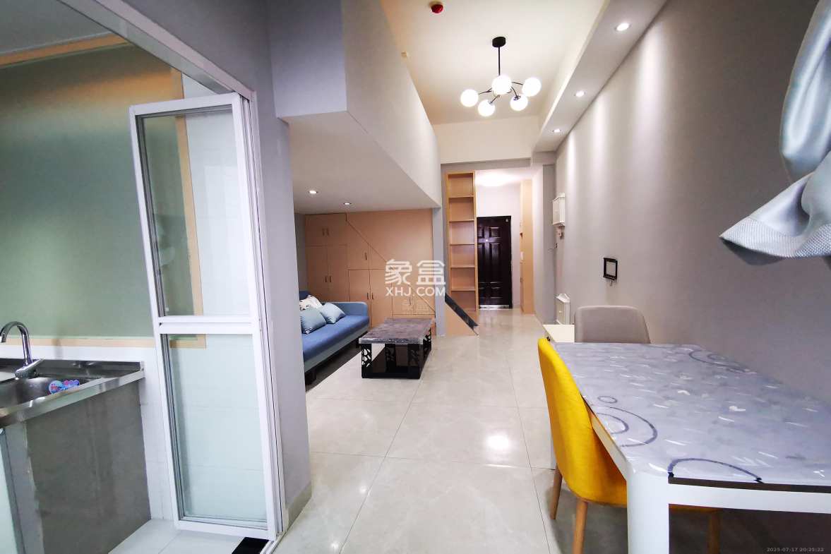 白金汉宫 1室1厅1卫 1400.0元/月 白金汉宫 1室1厅1卫 1400.0元/月室内图