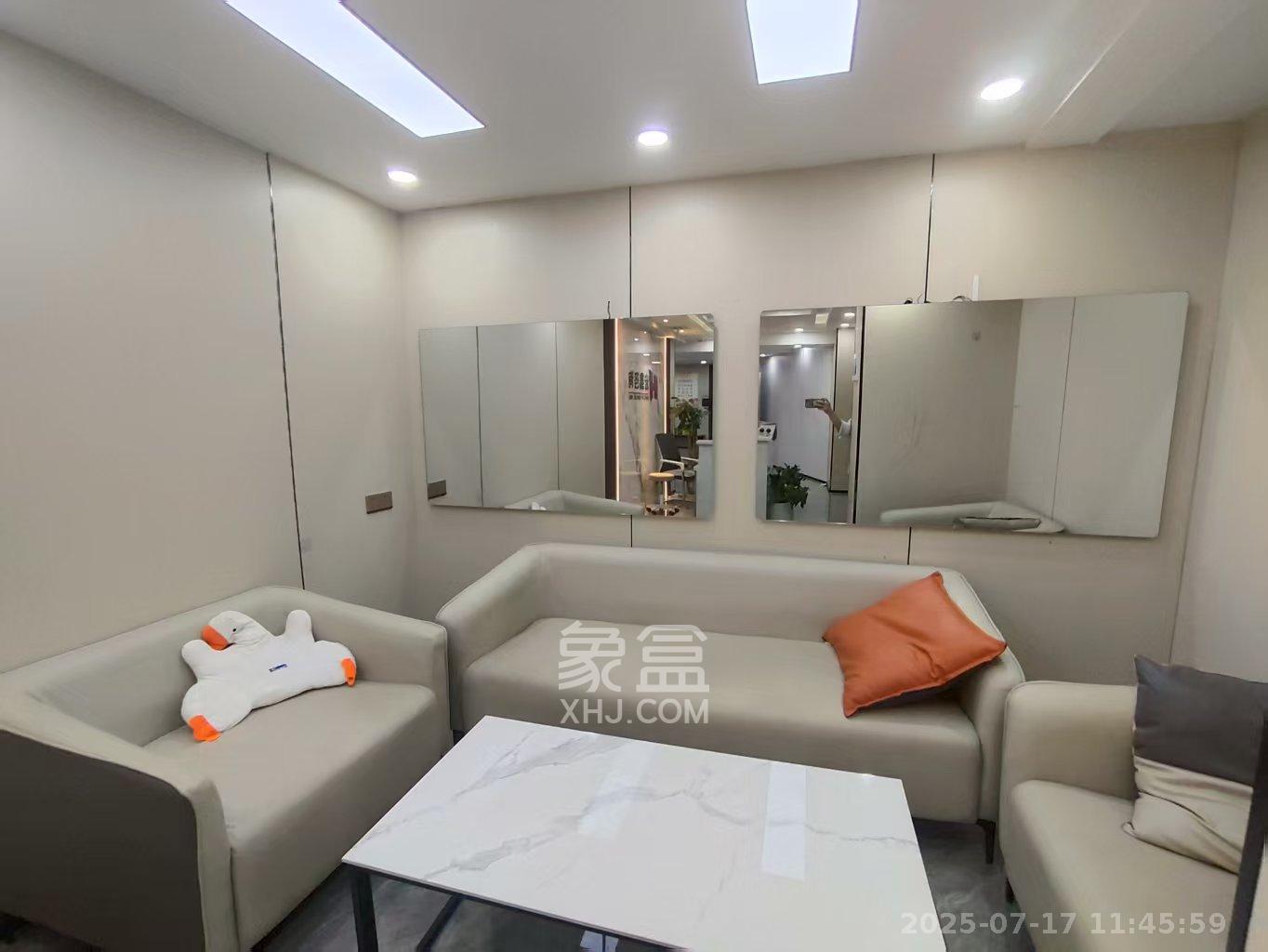 蓝湾国际广场 1室1厅1卫 11500.0元/月 蓝湾国际广场 1室1厅1卫 11500.0元/月室内图