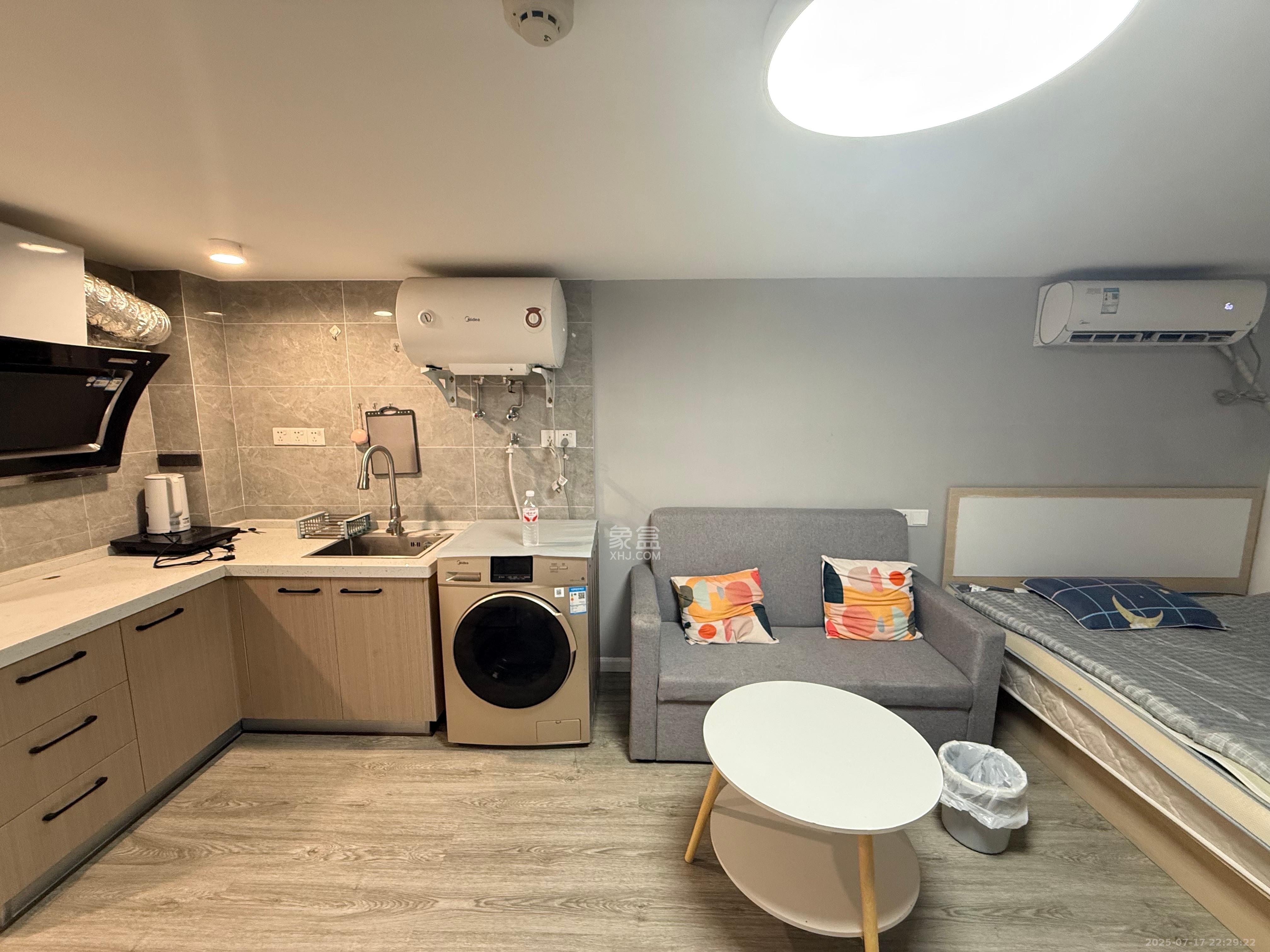 龙湖新壹城 1室0厅0卫 1400.0元/月 龙湖新壹城 1室0厅0卫 1400.0元/月室内图