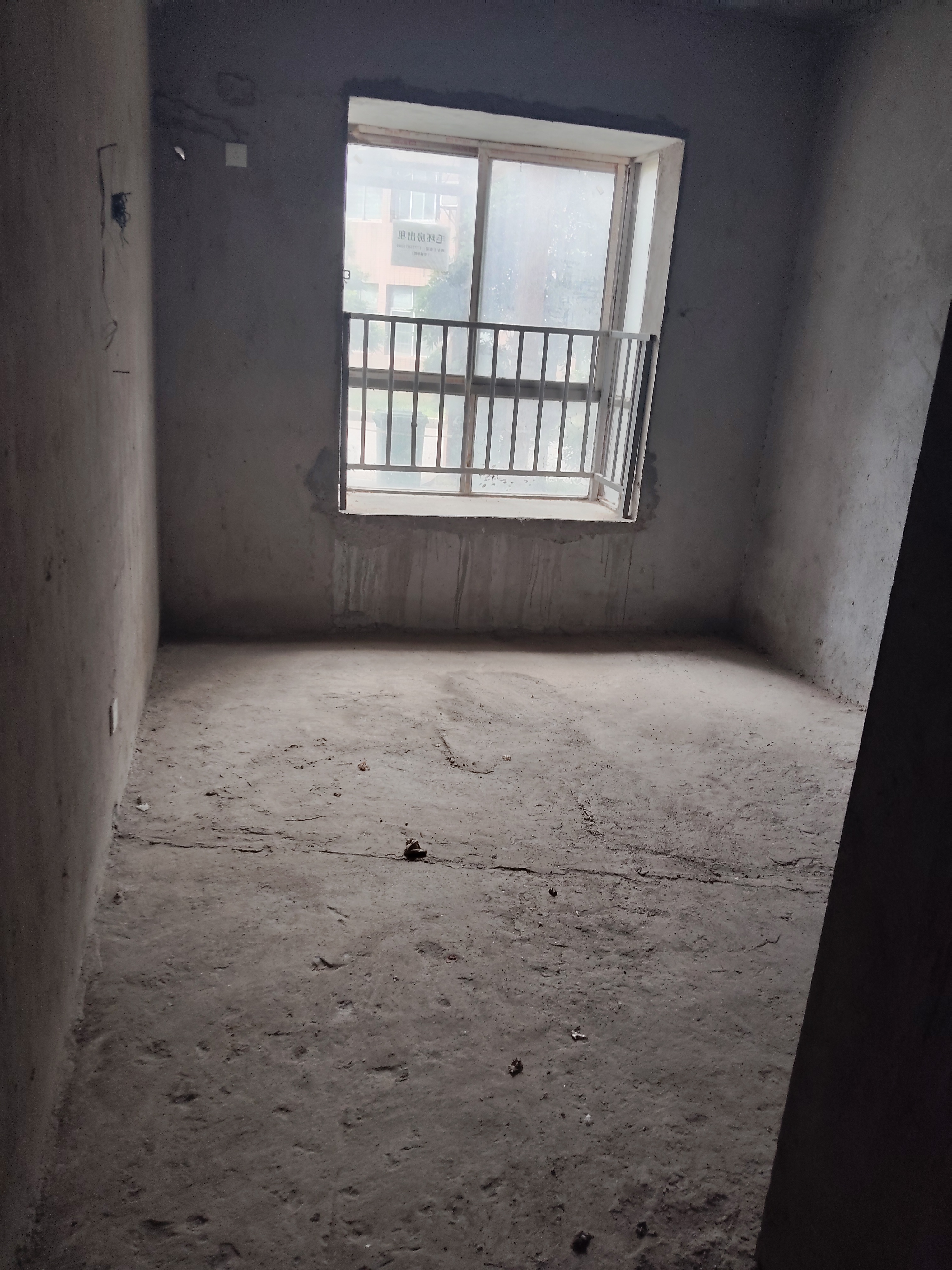 南苑上和一期 4室2厅2卫 68.8万 南苑上和一期 4室2厅2卫 68.8万客厅