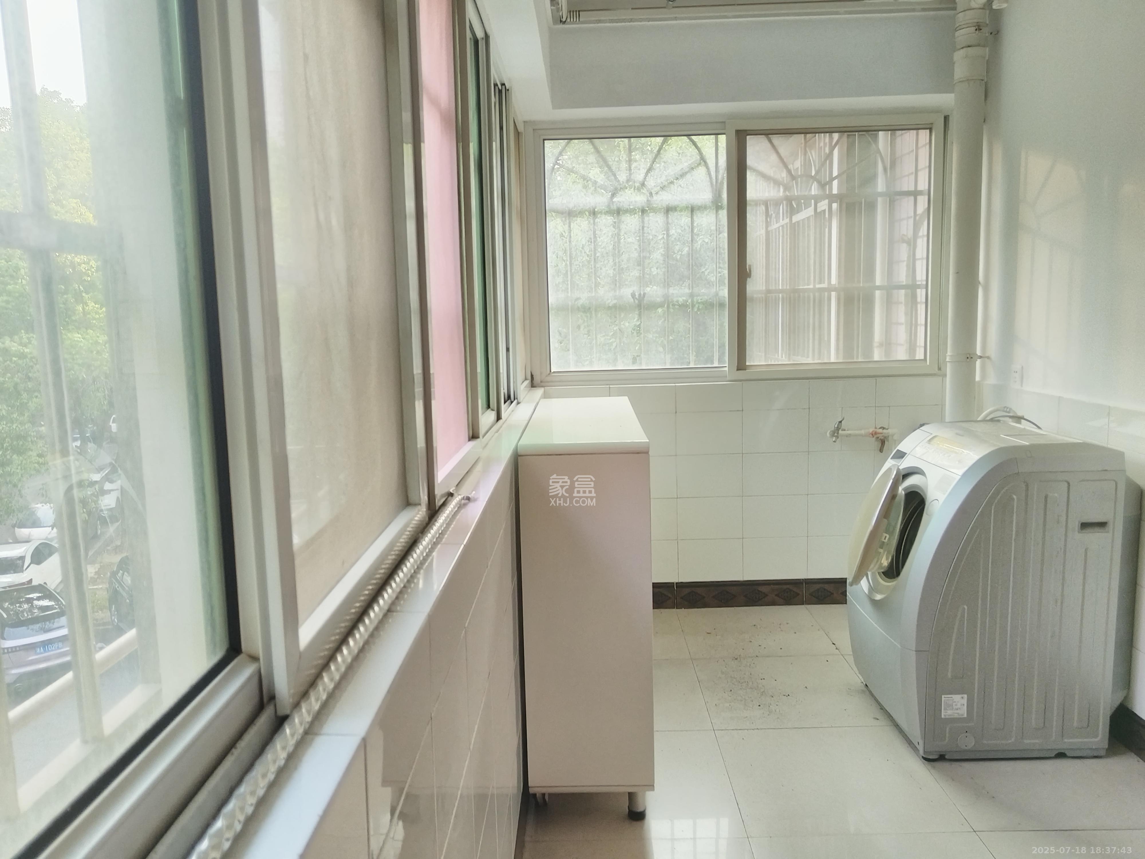 广厦新苑 4室2厅2卫 2800.0元/月 广厦新苑 4室2厅2卫 2800.0元/月室内图