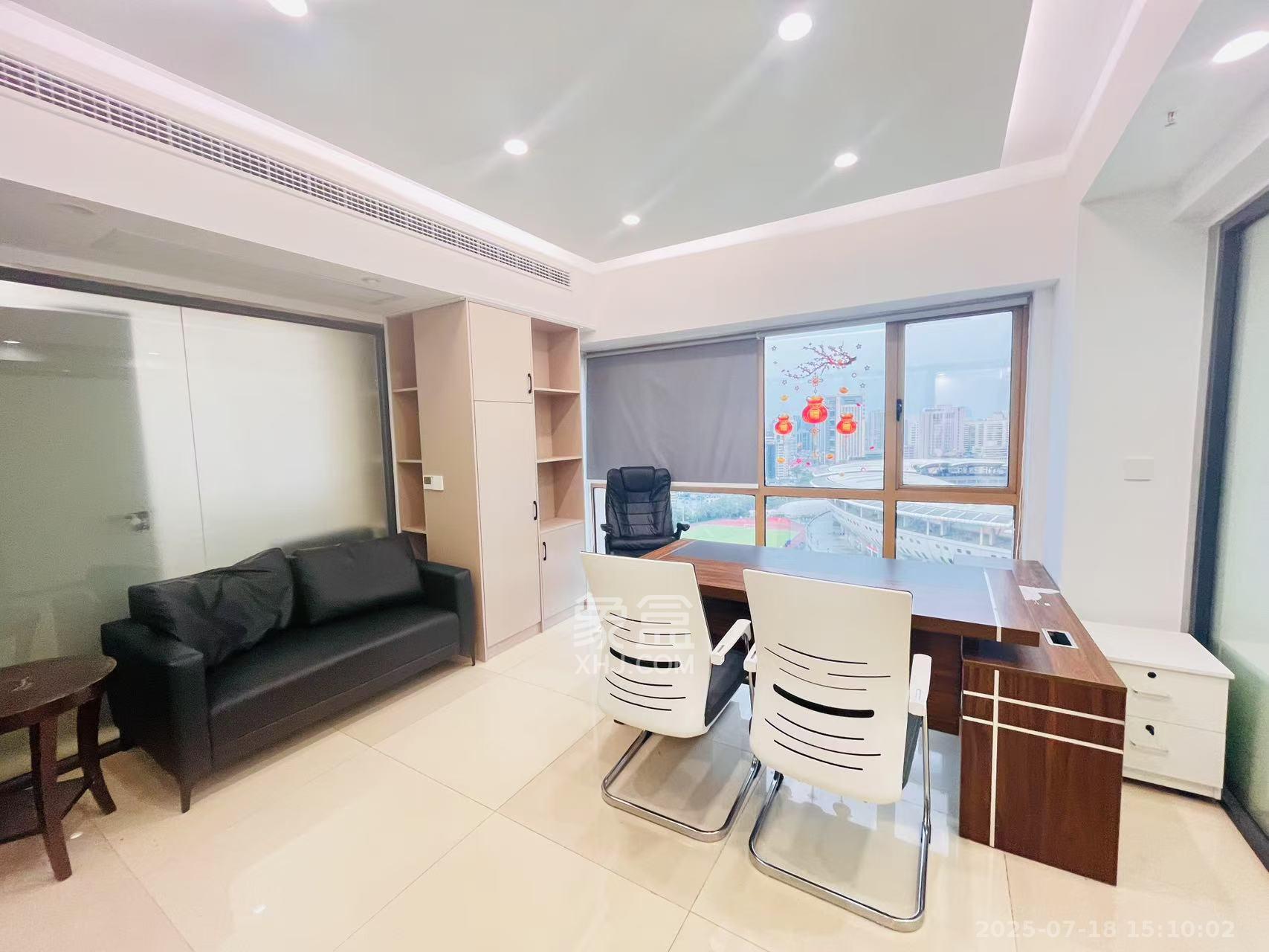 嘉盛国际广场  3室1厅1卫    11200.0元/月 嘉盛国际广场  3室1厅1卫    11200.0元/月室内图