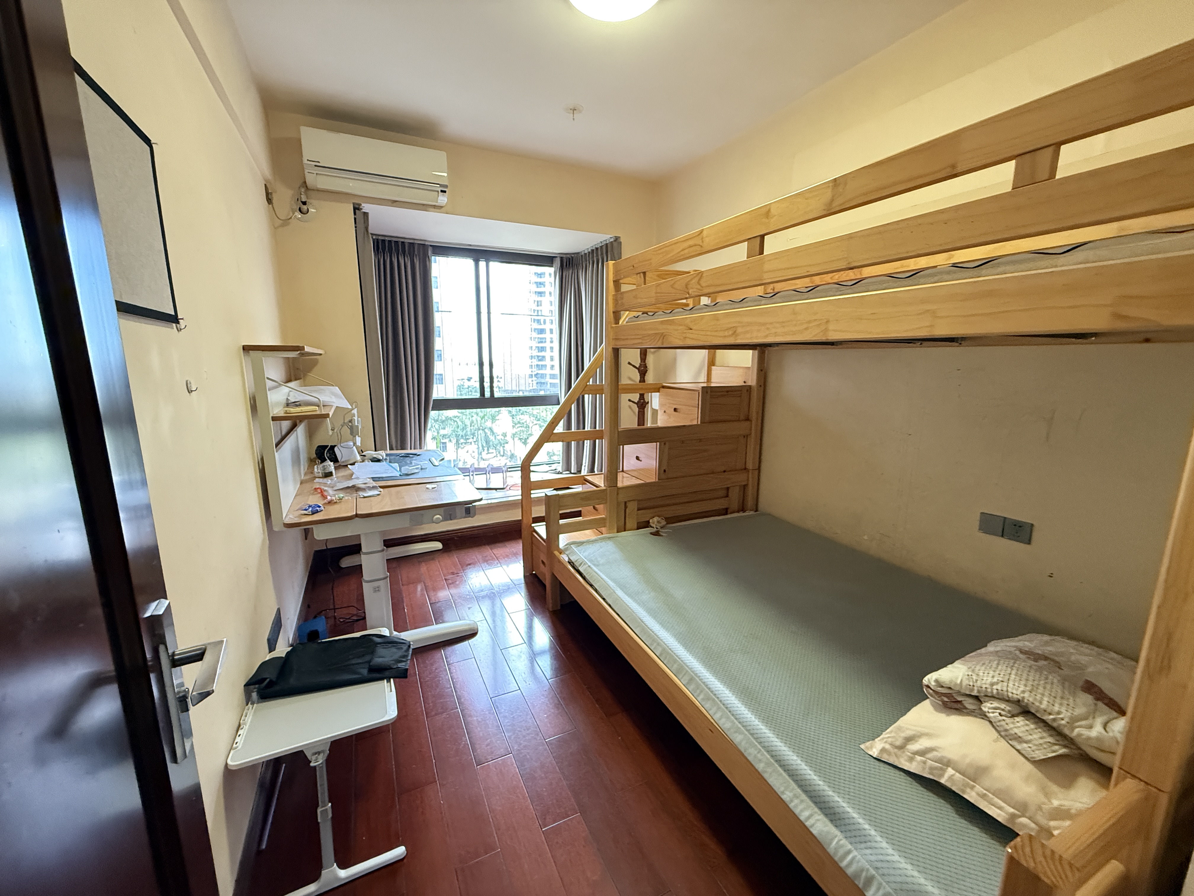 环强御景湾 3室2厅2卫 210.0万 环强御景湾 3室2厅2卫 210.0万客厅