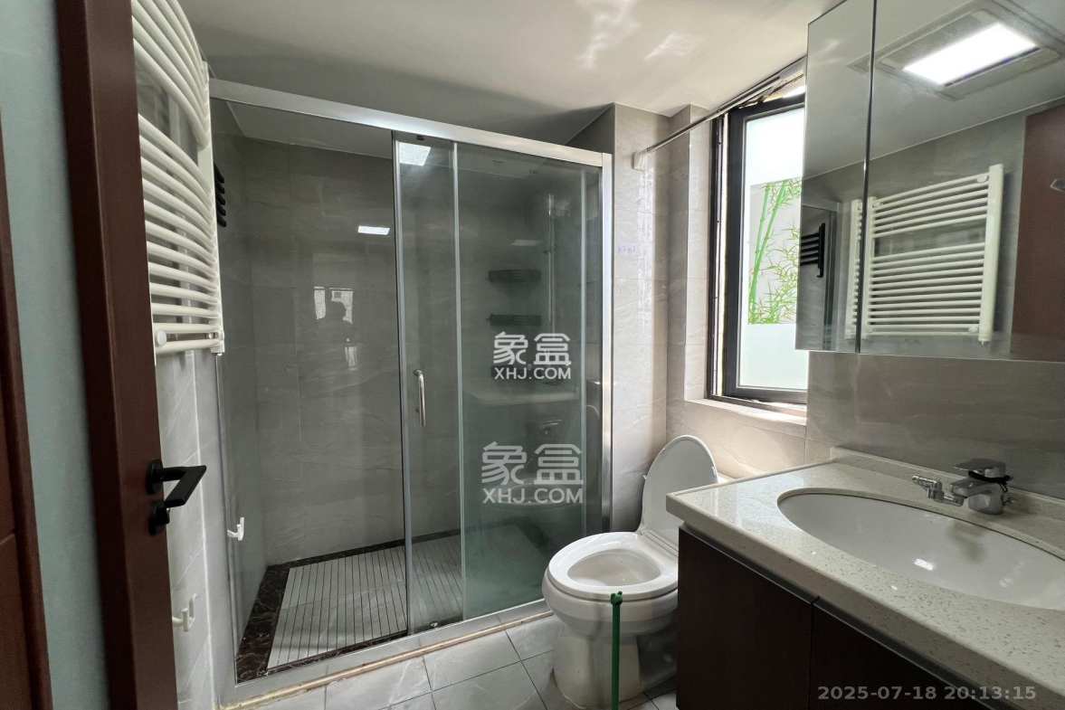 绿地长沙城际空间站(绿地新里佳苑) 1室0厅0卫 4500.0元/月 绿地长沙城际空间站(绿地新里佳苑) 1室0厅0卫 4500.0元/月室内图