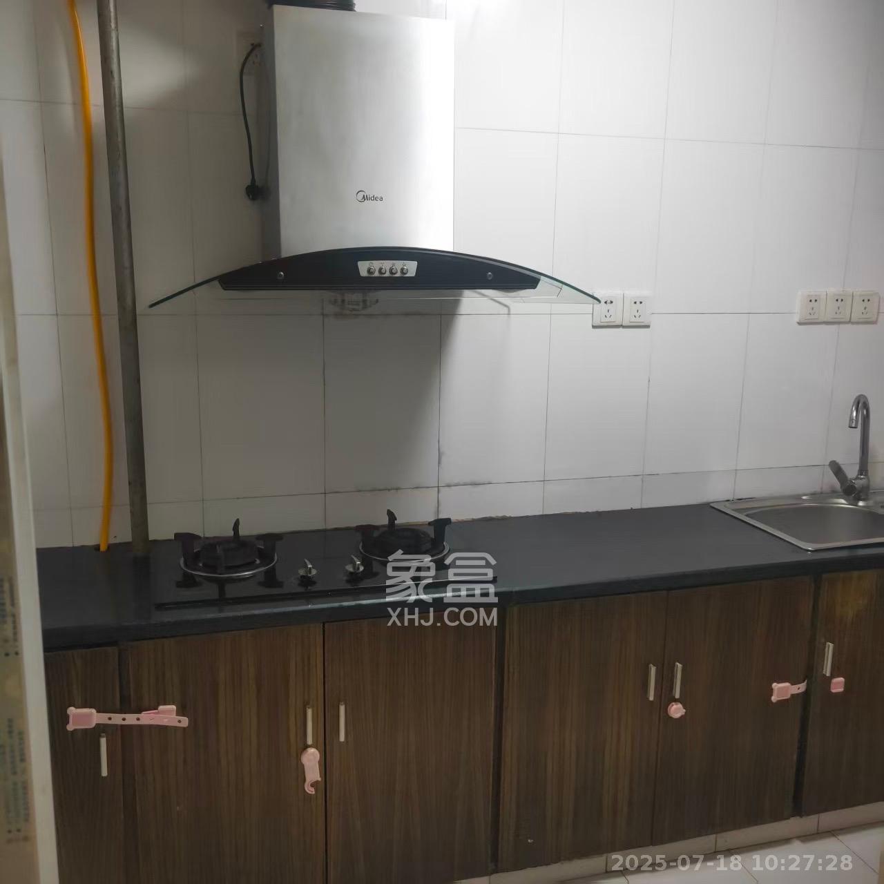 彩都公寓  2室2厅1卫    1700.0元/月室内图