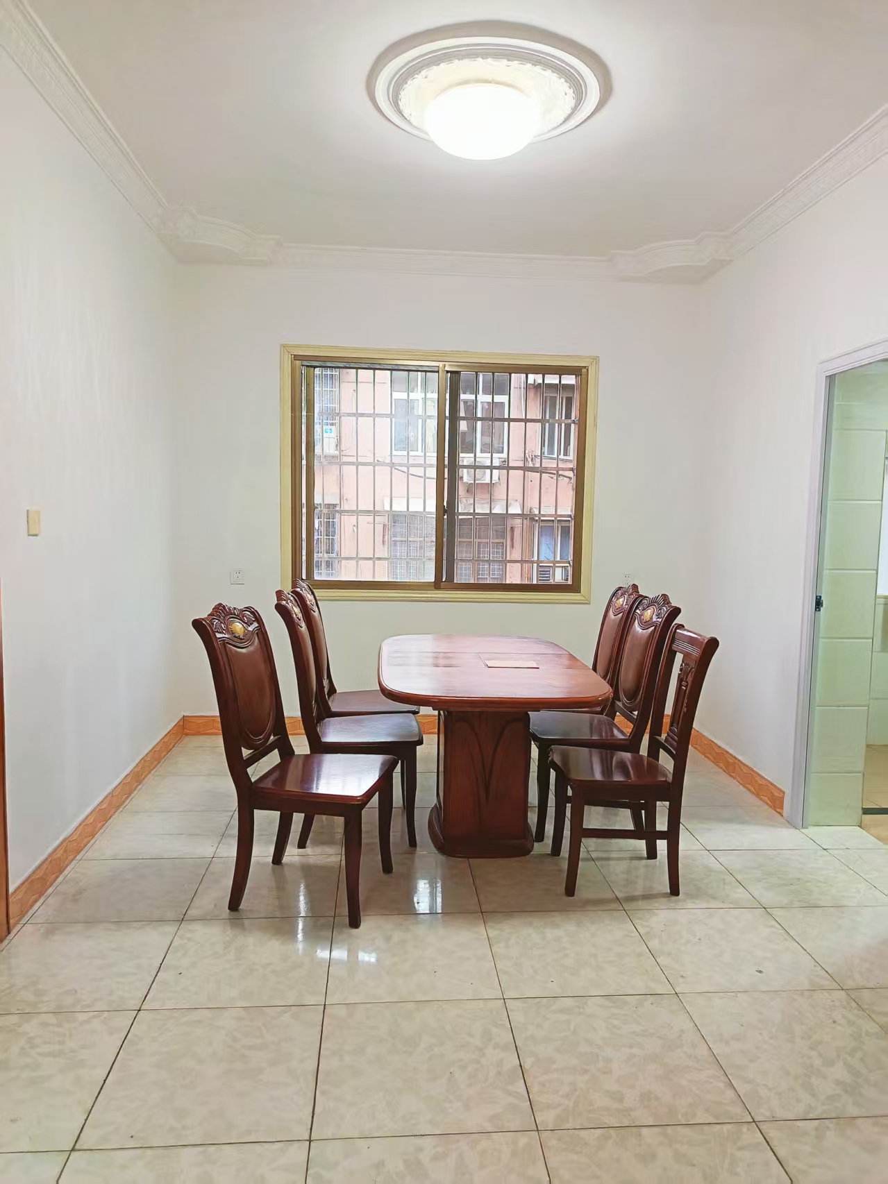 秀峰小区 2室2厅1卫 900.0元/月 秀峰小区 2室2厅1卫 900.0元/月室内图