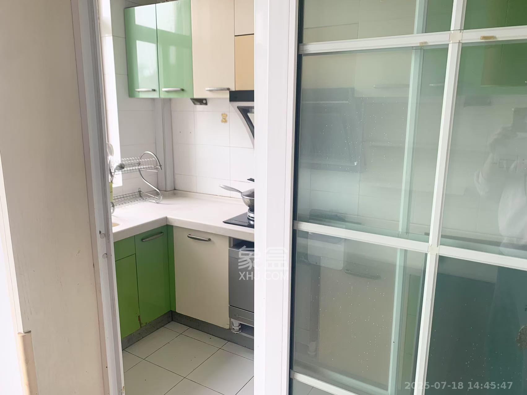 山水人家一二期 3室2厅2卫 2000.0元/月 山水人家一二期 3室2厅2卫 2000.0元/月室内图