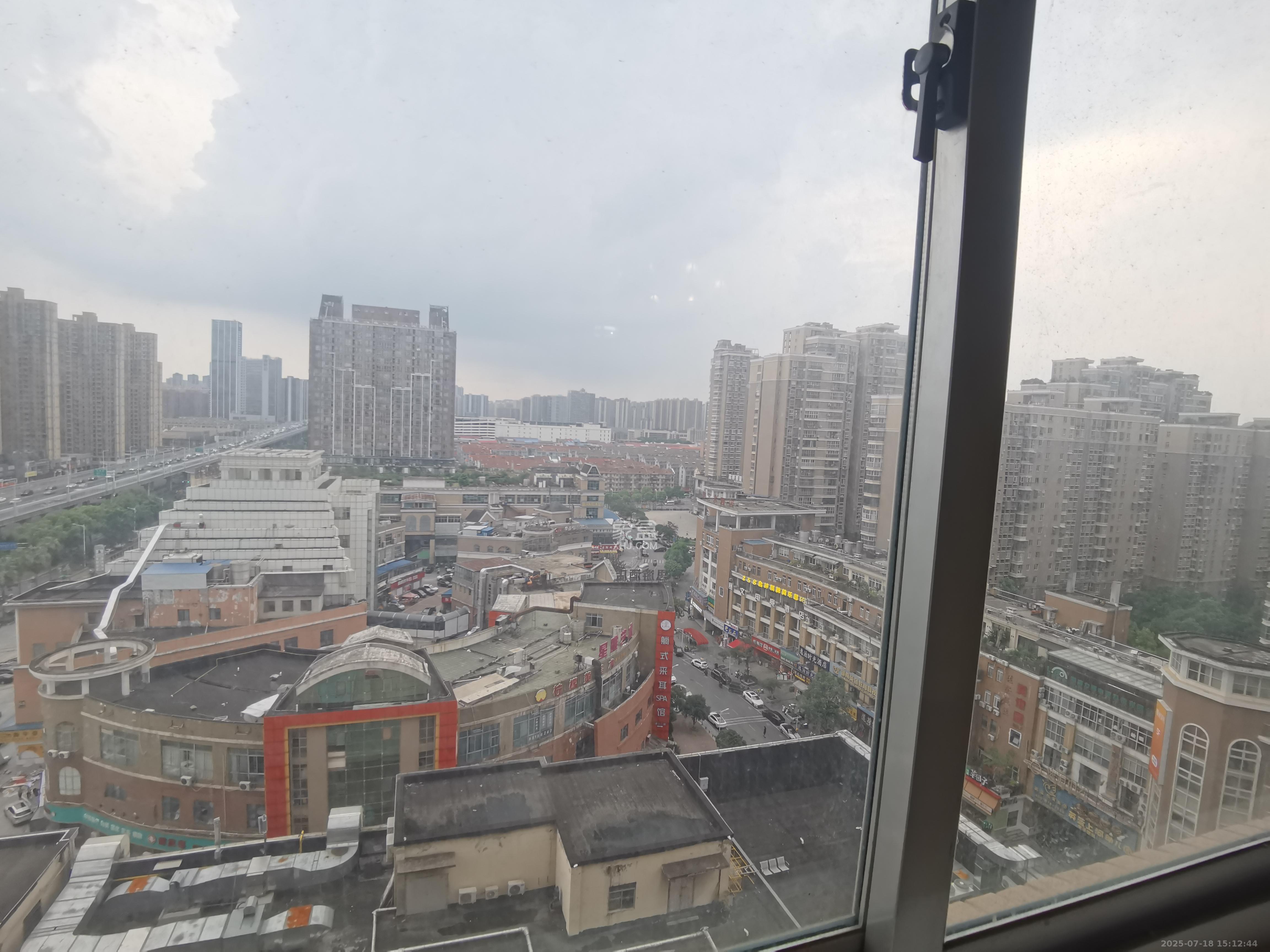 上河国际F座  1室1厅1卫   1800.00元/月室内图