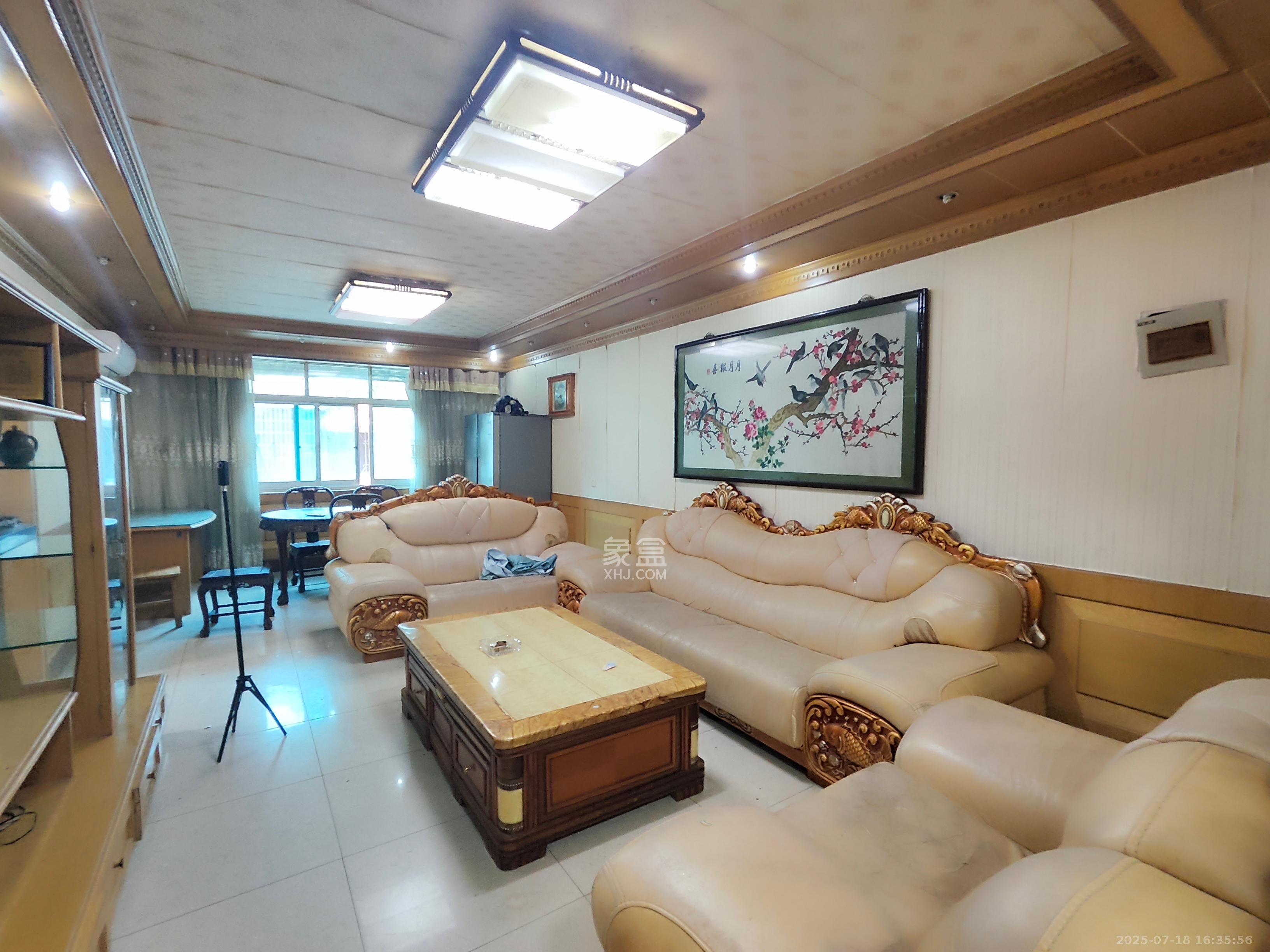 城南花苑 3室2厅2卫 2200.0元/月 城南花苑 3室2厅2卫 2200.0元/月室内图