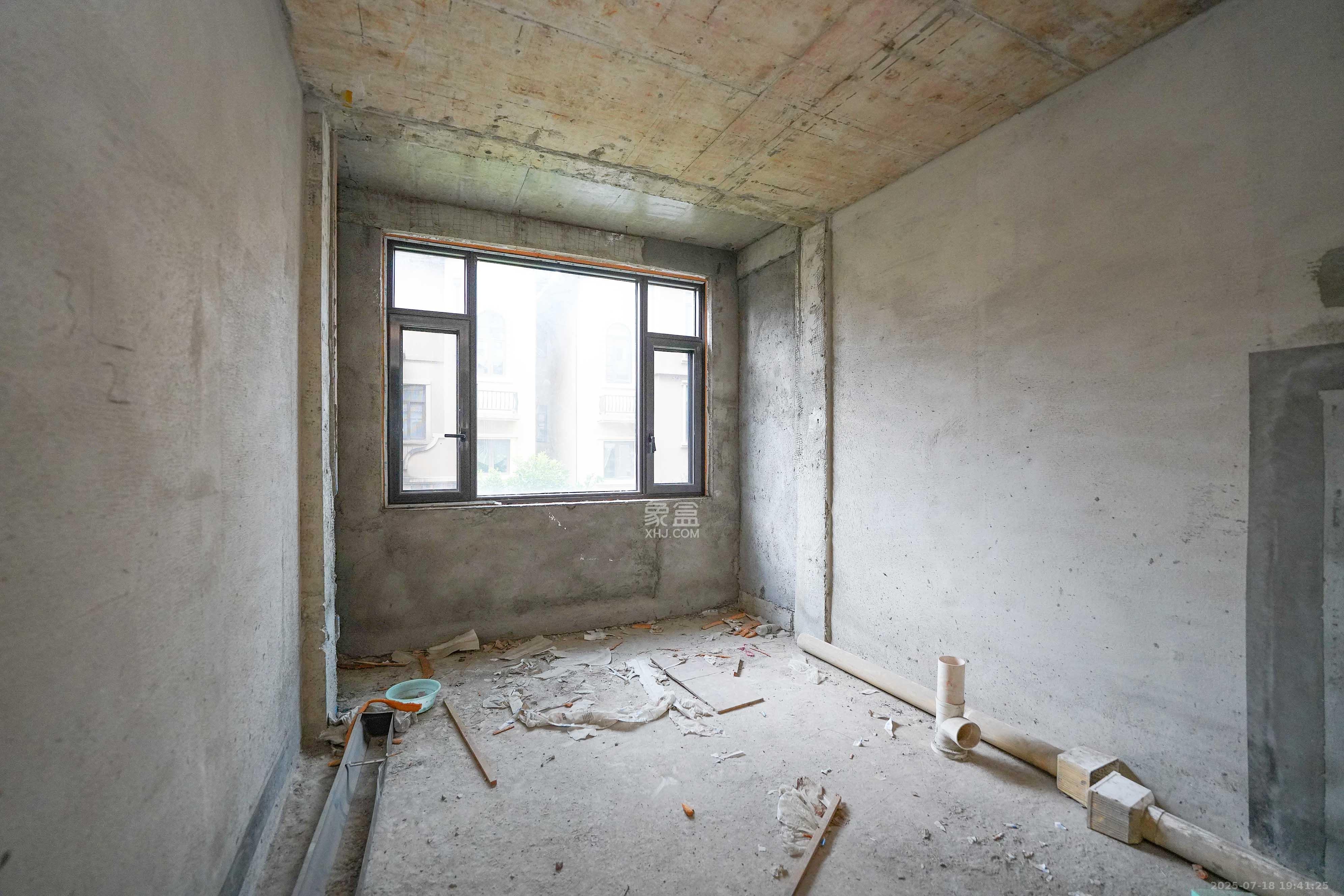 碧桂园公园壹号(凯怡茗苑)  5室2厅4卫    286.0万 碧桂园公园壹号(凯怡茗苑)  5室2厅4卫    286.0万卧室