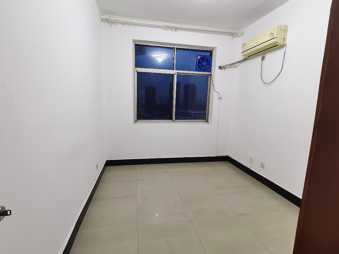 百益大厦 4室2厅2卫 58.8万 百益大厦 4室2厅2卫 58.8万室内图