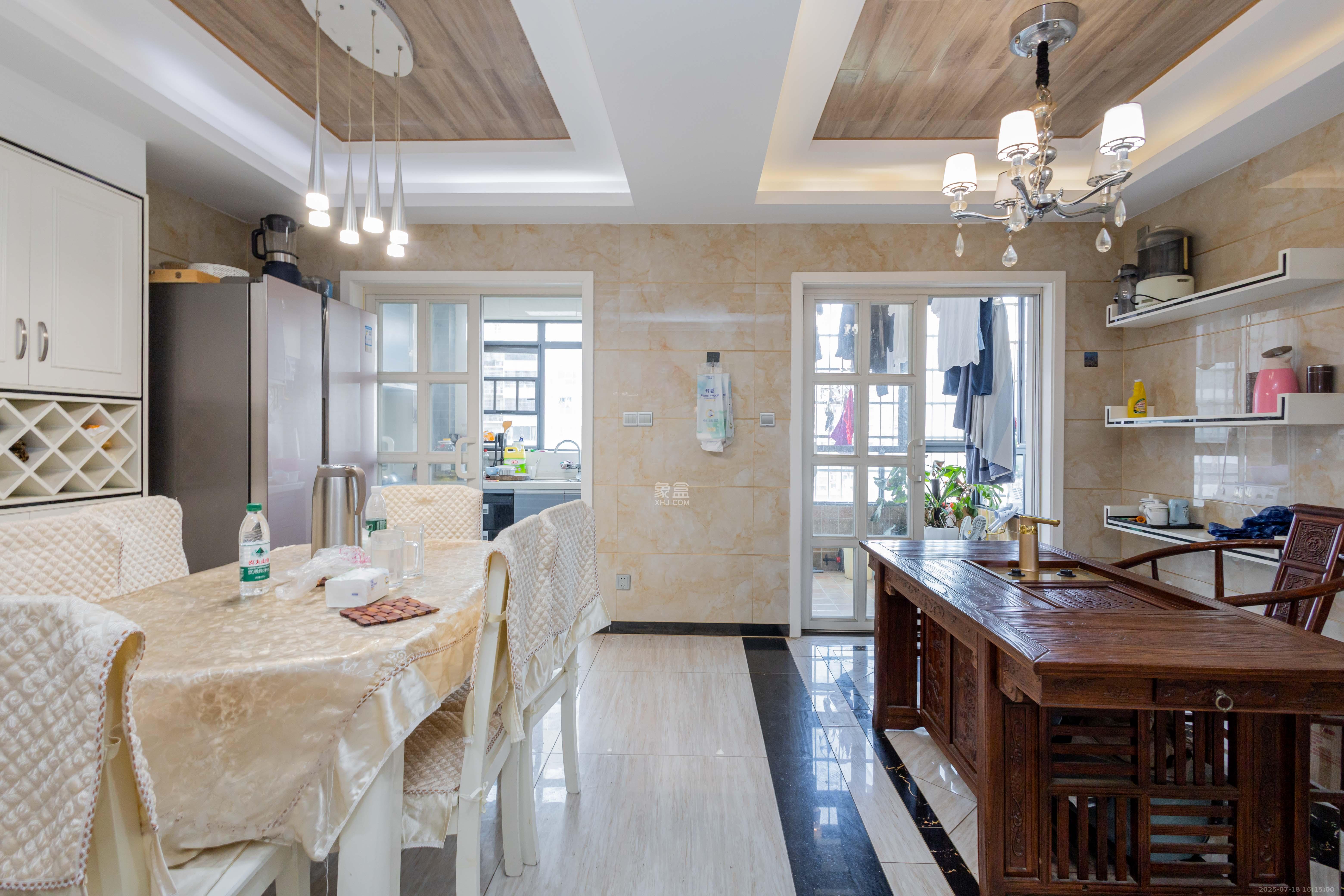 中国铁建国际城二期  4室2厅2卫    78.8万 中国铁建国际城二期  4室2厅2卫    78.8万客厅