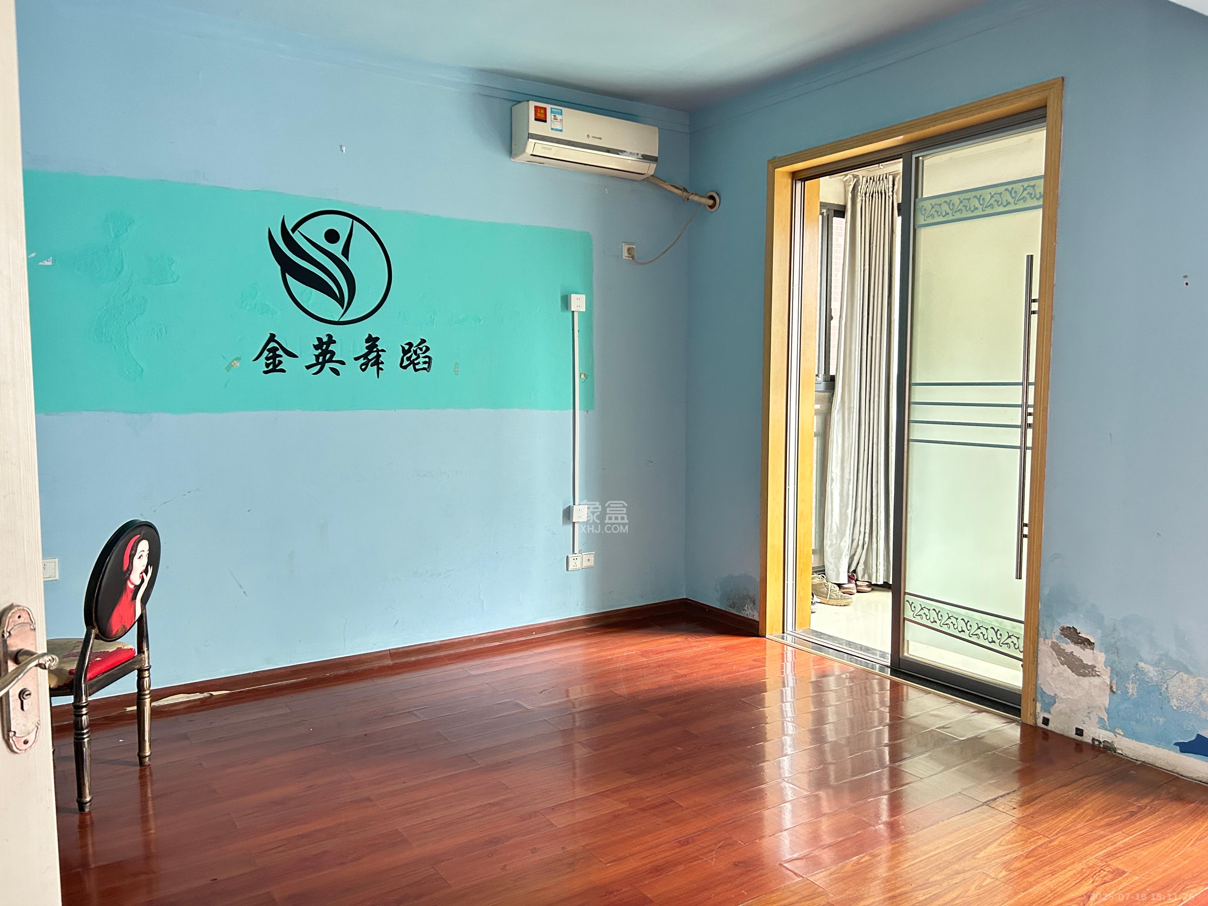 恒盛世家 3室2厅2卫 2200.0元/月 恒盛世家 3室2厅2卫 2200.0元/月室内图