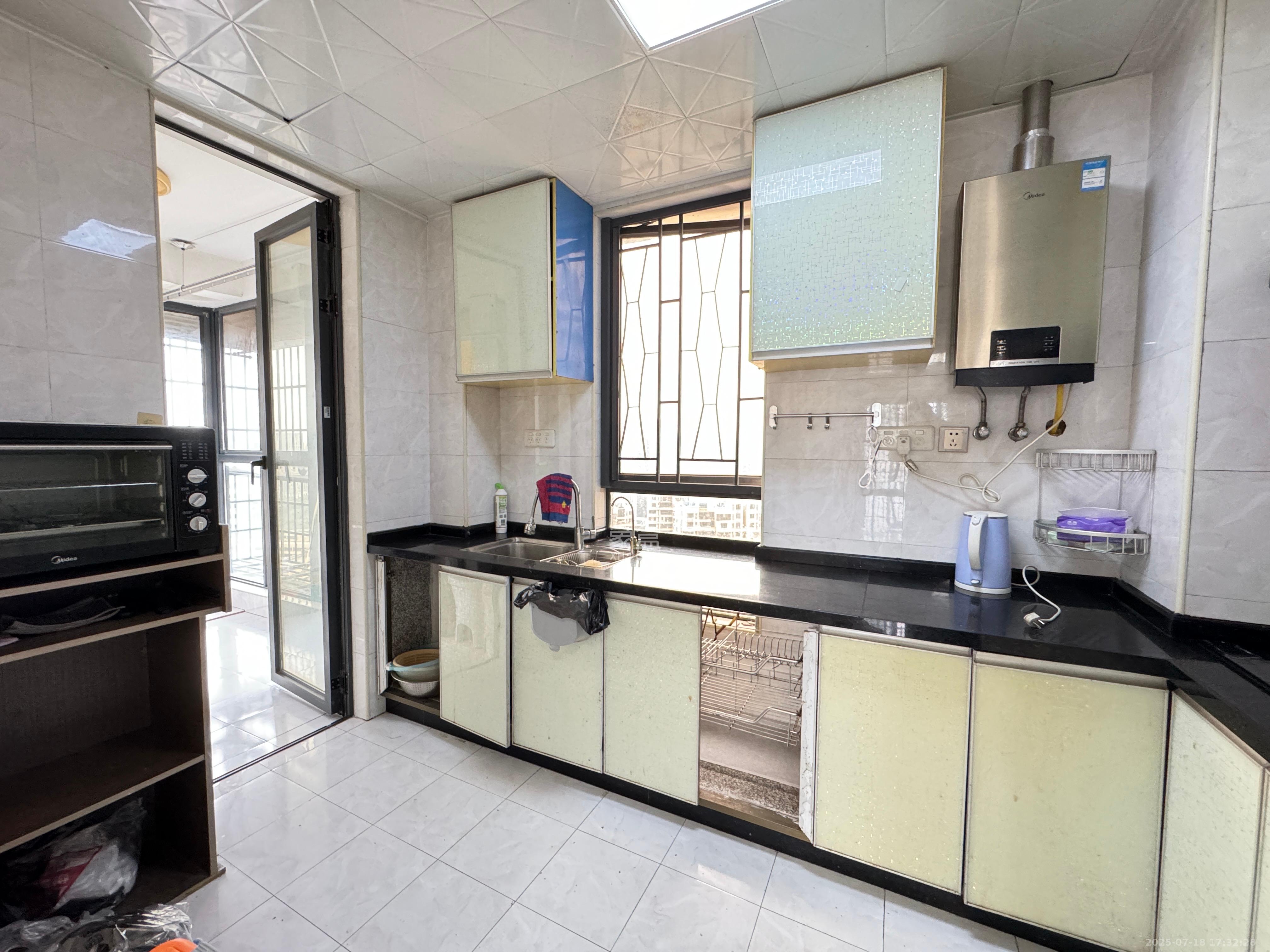 保利麓谷林语C区  4室2厅2卫    3200.0元/月 保利麓谷林语C区  4室2厅2卫    3200.0元/月室内图