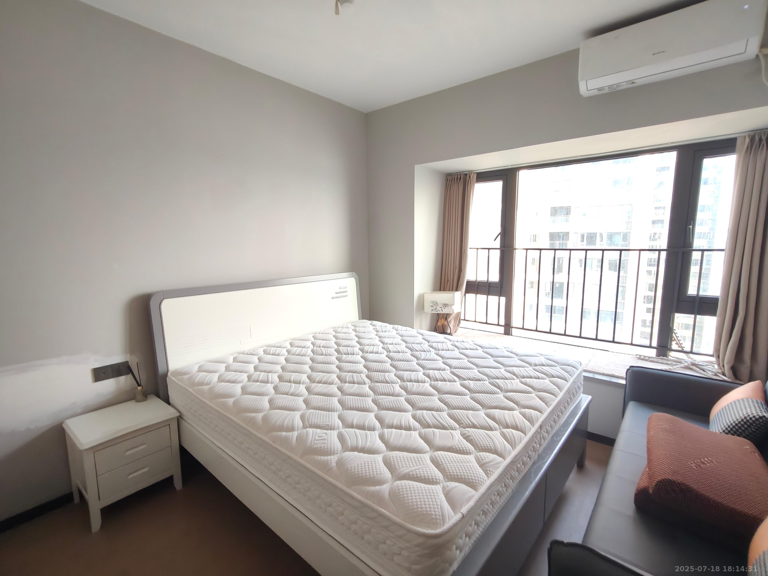 时代梅溪领峰  3室2厅2卫   3500.00元/月室内图