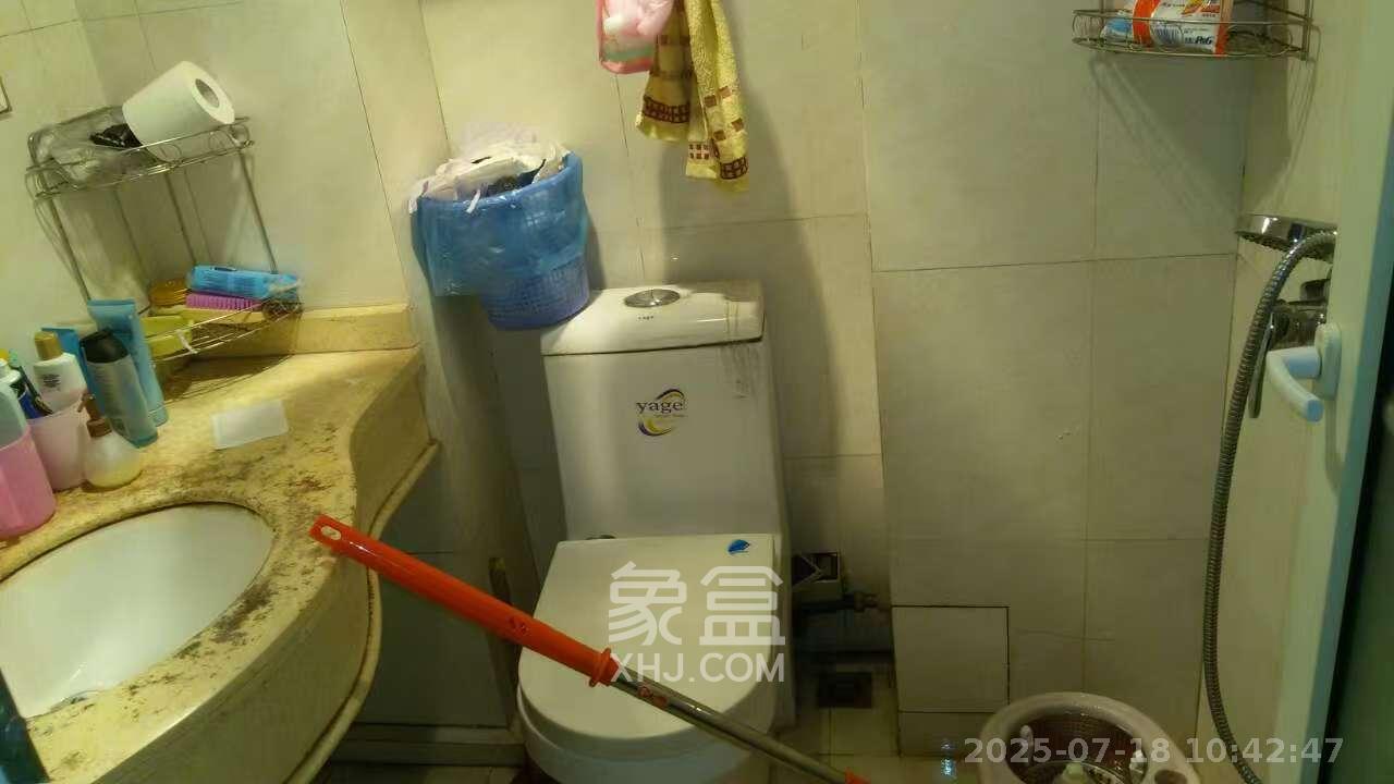 七彩丽都  1室1厅1卫    1750.0元/月室内图